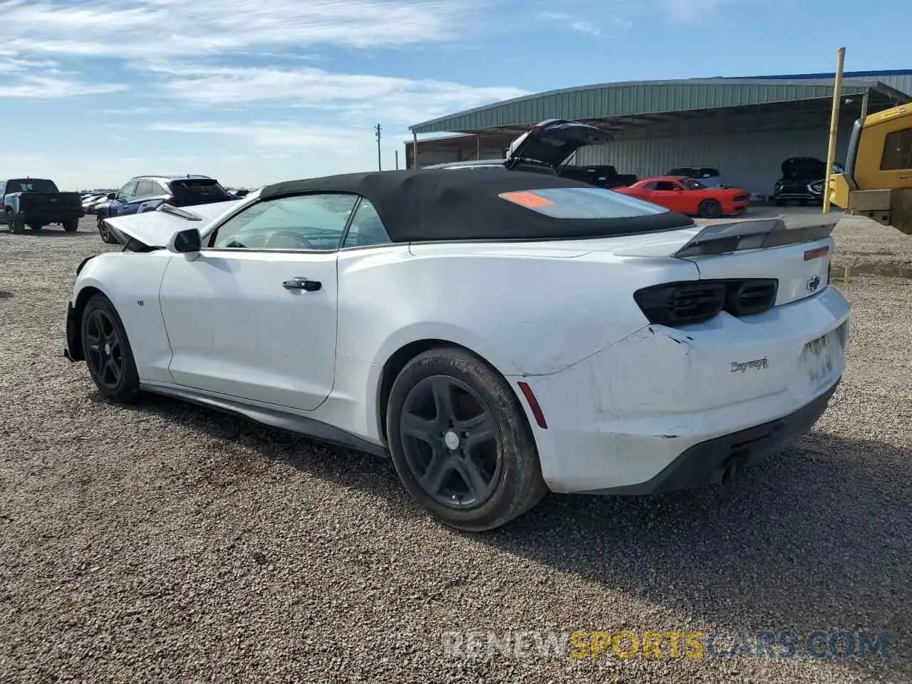 2 fotografías del automóvil dañado 1G1FB3DS6K0137151 CHEVROLET CAMARO 2019