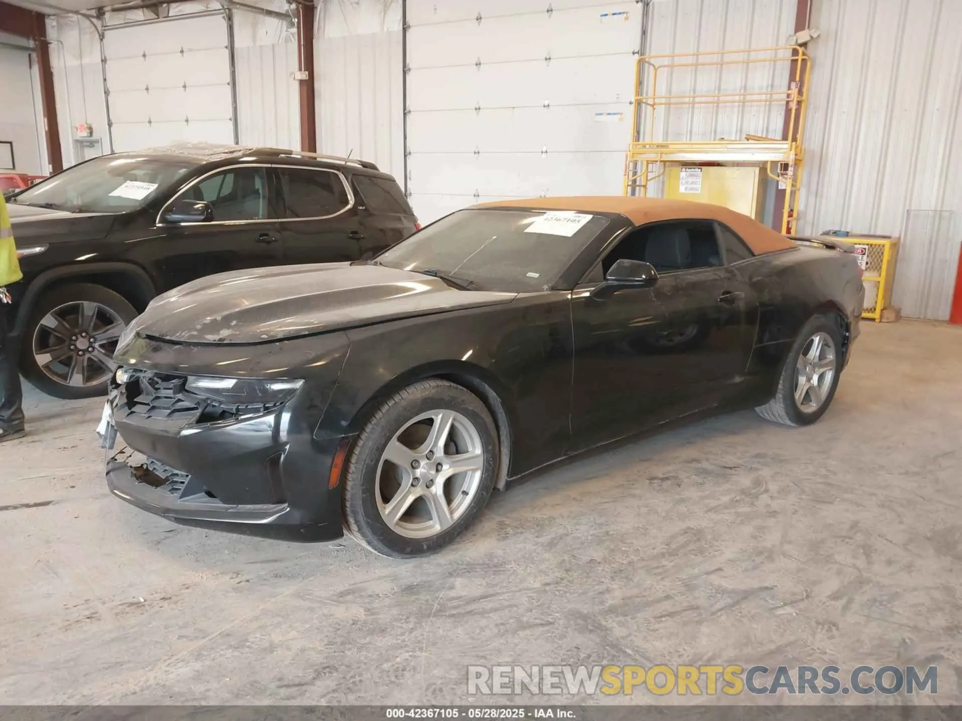 2 fotografías del automóvil dañado 1G1FB3DS8K0109447 CHEVROLET CAMARO 2019