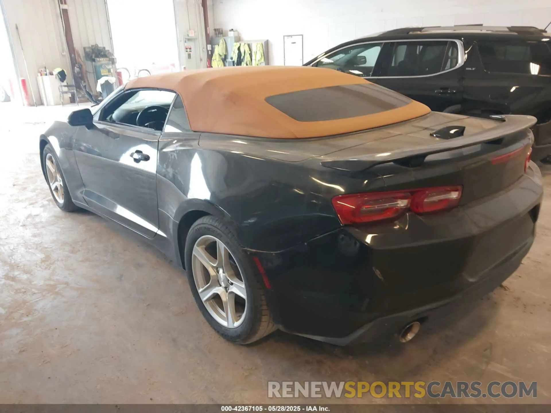 3 fotografías del automóvil dañado 1G1FB3DS8K0109447 CHEVROLET CAMARO 2019