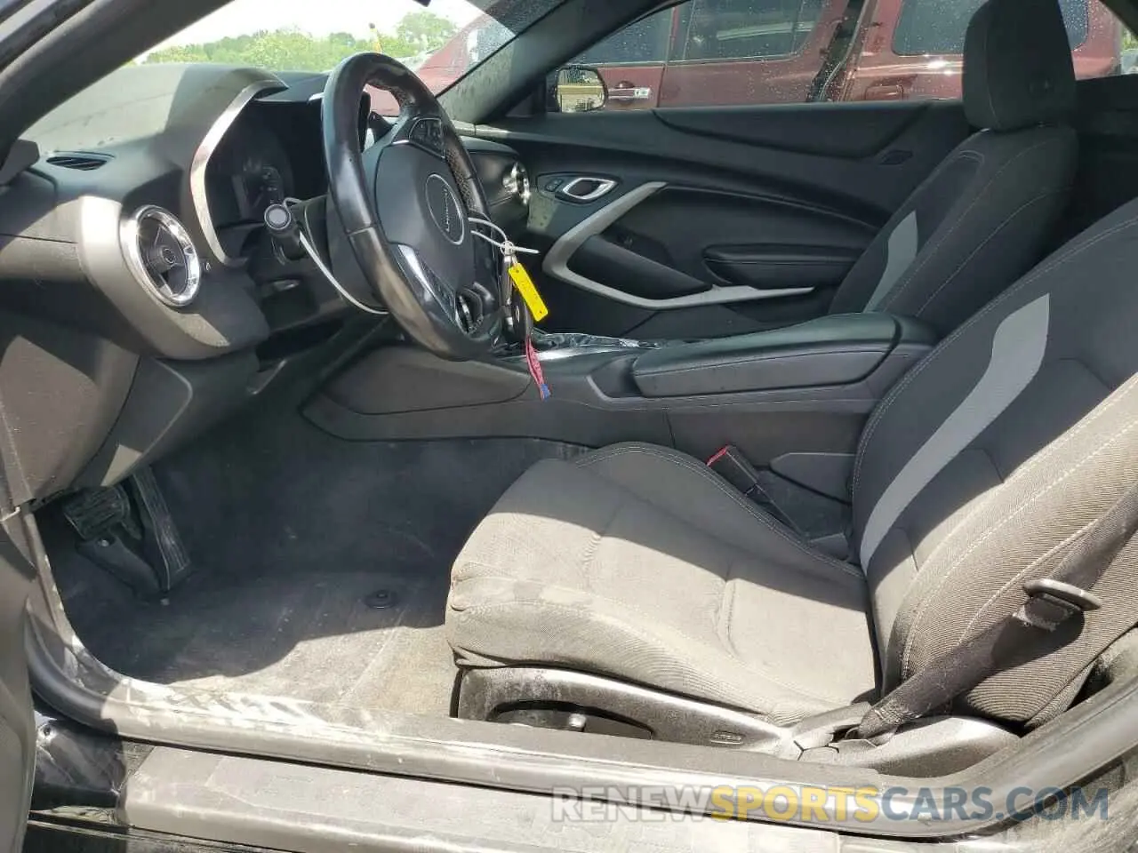 7 fotografías del automóvil dañado 1G1FB3DSXK0120059 CHEVROLET CAMARO 2019