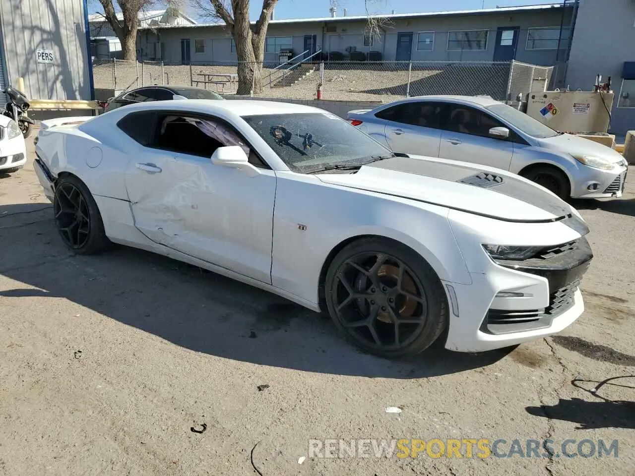 4 fotografías del automóvil dañado 1G1FE1R70K0122676 CHEVROLET CAMARO 2019