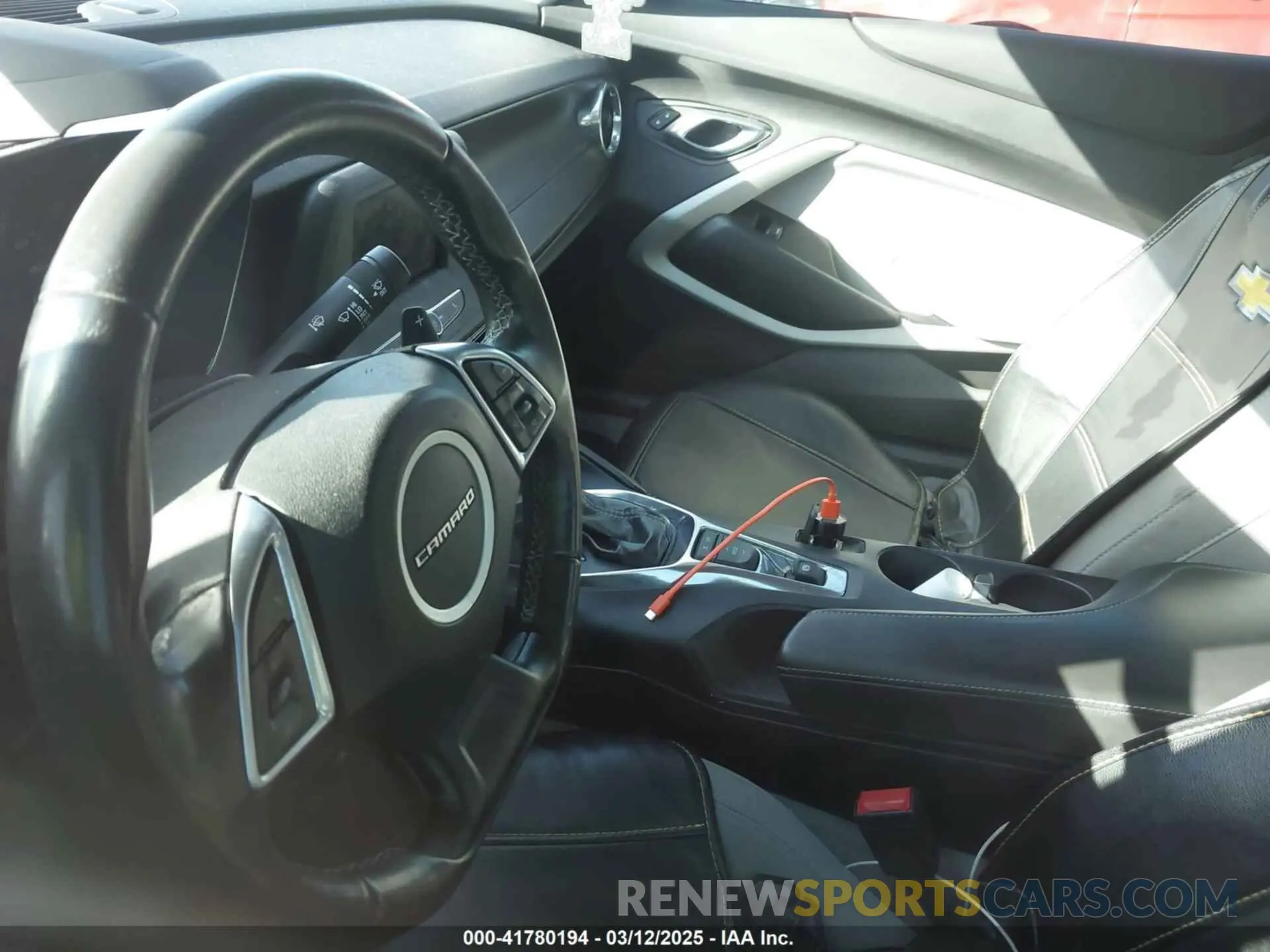 14 fotografías del automóvil dañado 1G1FB1RS0L0116889 CHEVROLET CAMARO 2020