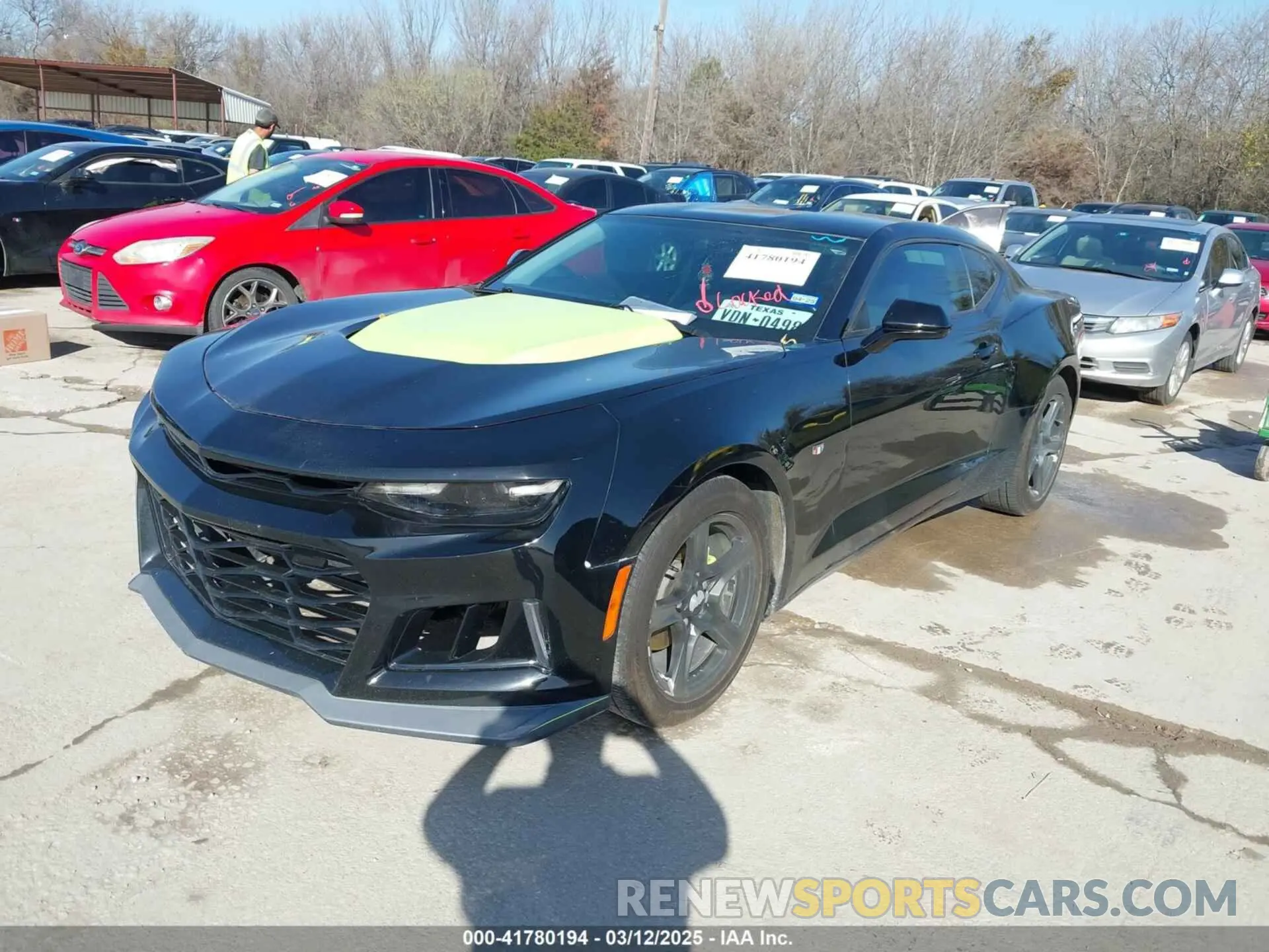 2 fotografías del automóvil dañado 1G1FB1RS0L0116889 CHEVROLET CAMARO 2020