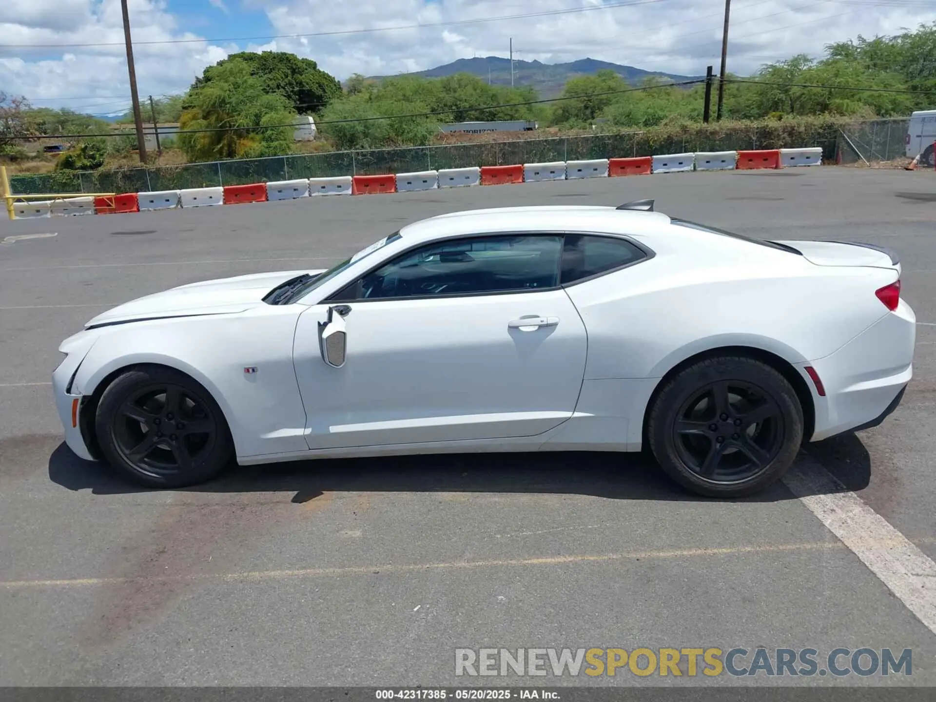 14 fotografías del automóvil dañado 1G1FB1RS1L0110065 CHEVROLET CAMARO 2020