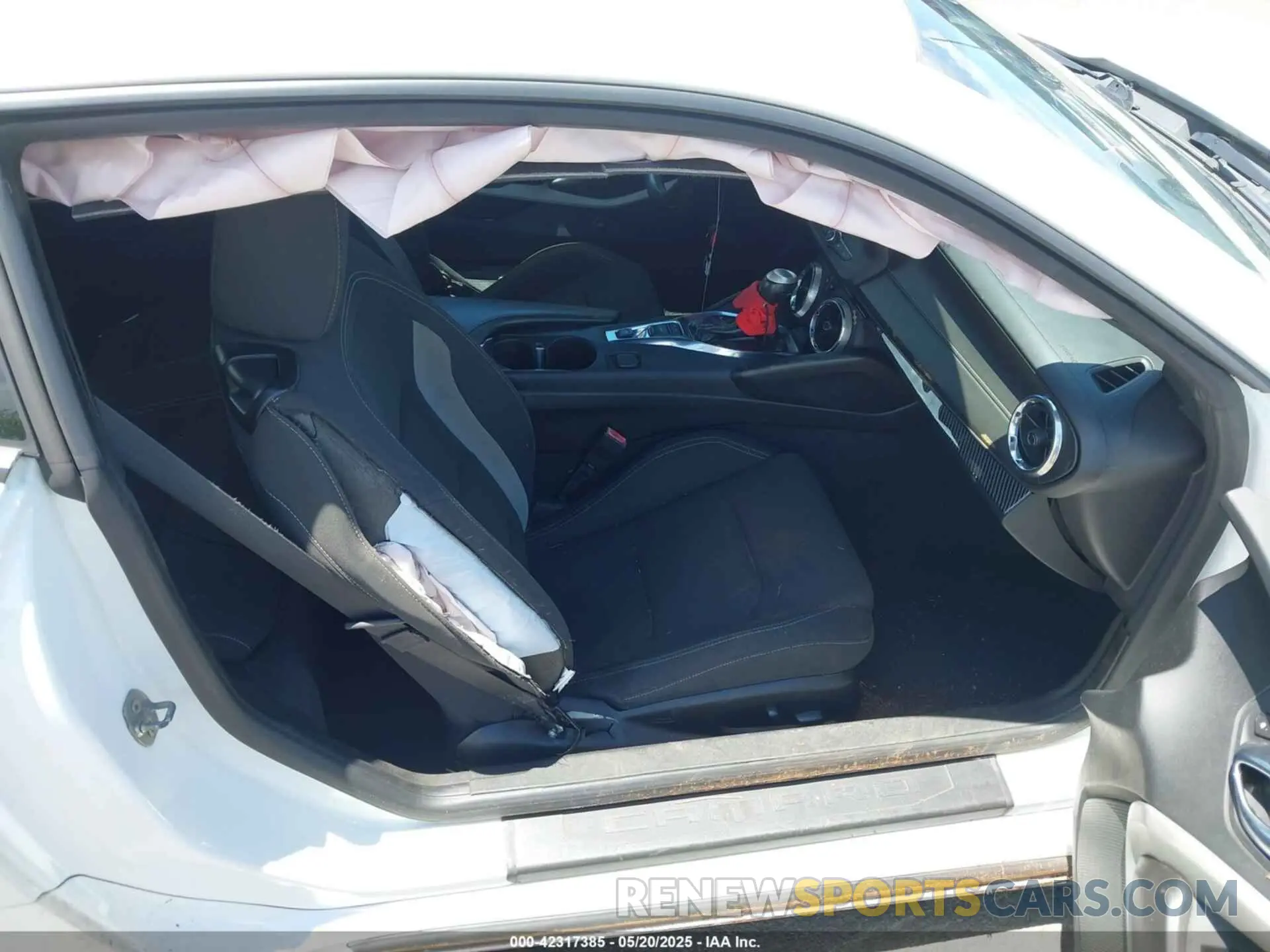 5 fotografías del automóvil dañado 1G1FB1RS1L0110065 CHEVROLET CAMARO 2020