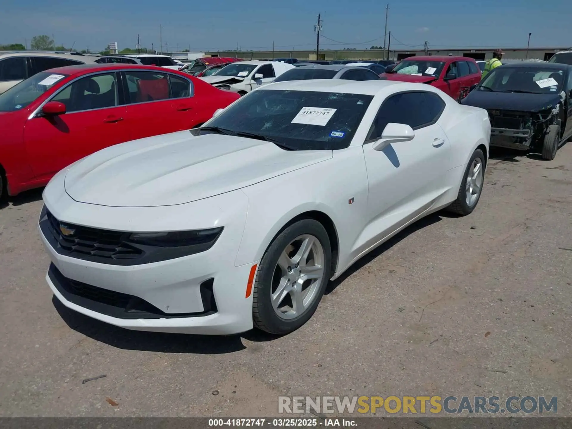 2 fotografías del automóvil dañado 1G1FB1RS3L0149613 CHEVROLET CAMARO 2020