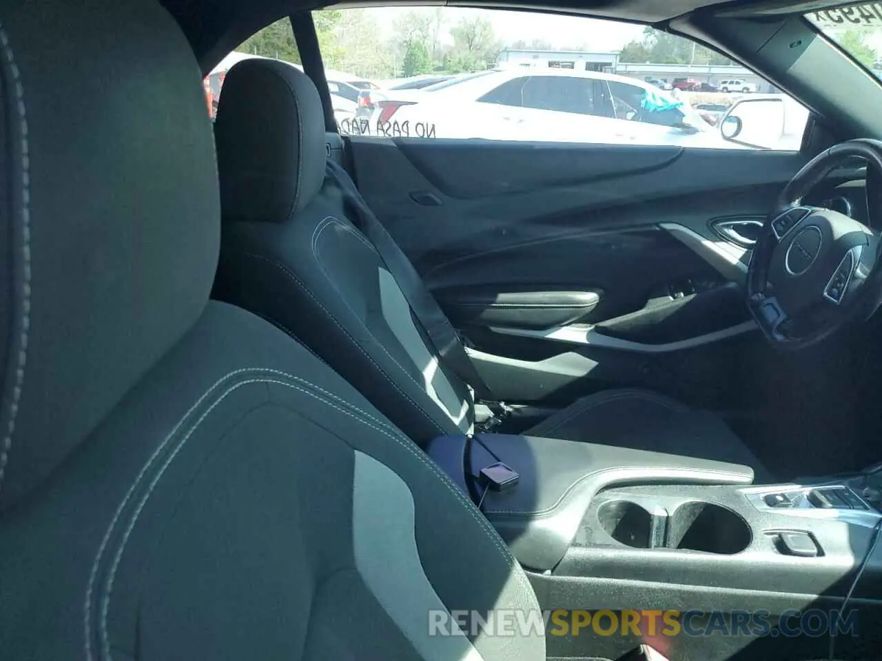 10 fotografías del automóvil dañado 1G1FB3DX1L0129164 CHEVROLET CAMARO 2020