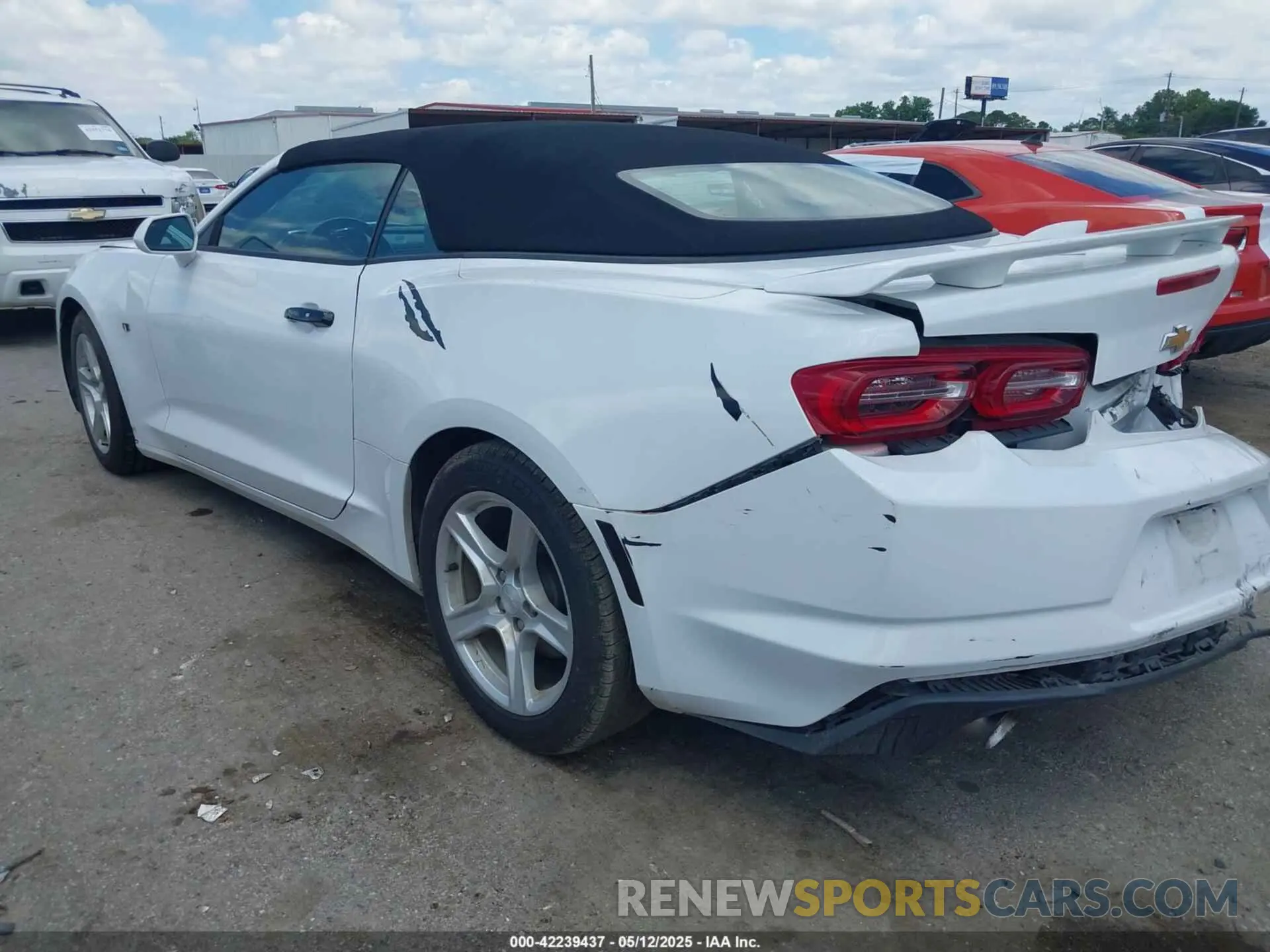 3 fotografías del automóvil dañado 1G1FB3DX5L0128681 CHEVROLET CAMARO 2020