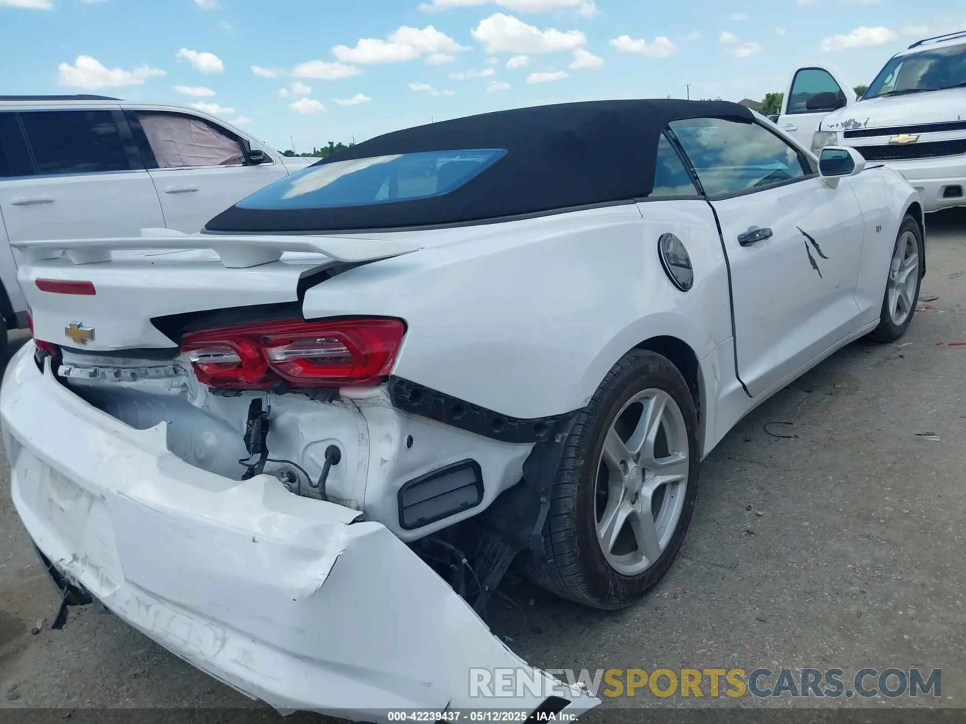 4 fotografías del automóvil dañado 1G1FB3DX5L0128681 CHEVROLET CAMARO 2020