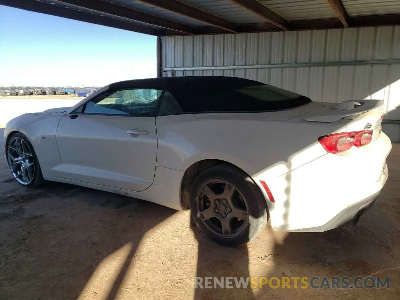 2 fotografías del automóvil dañado 1G1FB3DXXL0118440 CHEVROLET CAMARO 2020