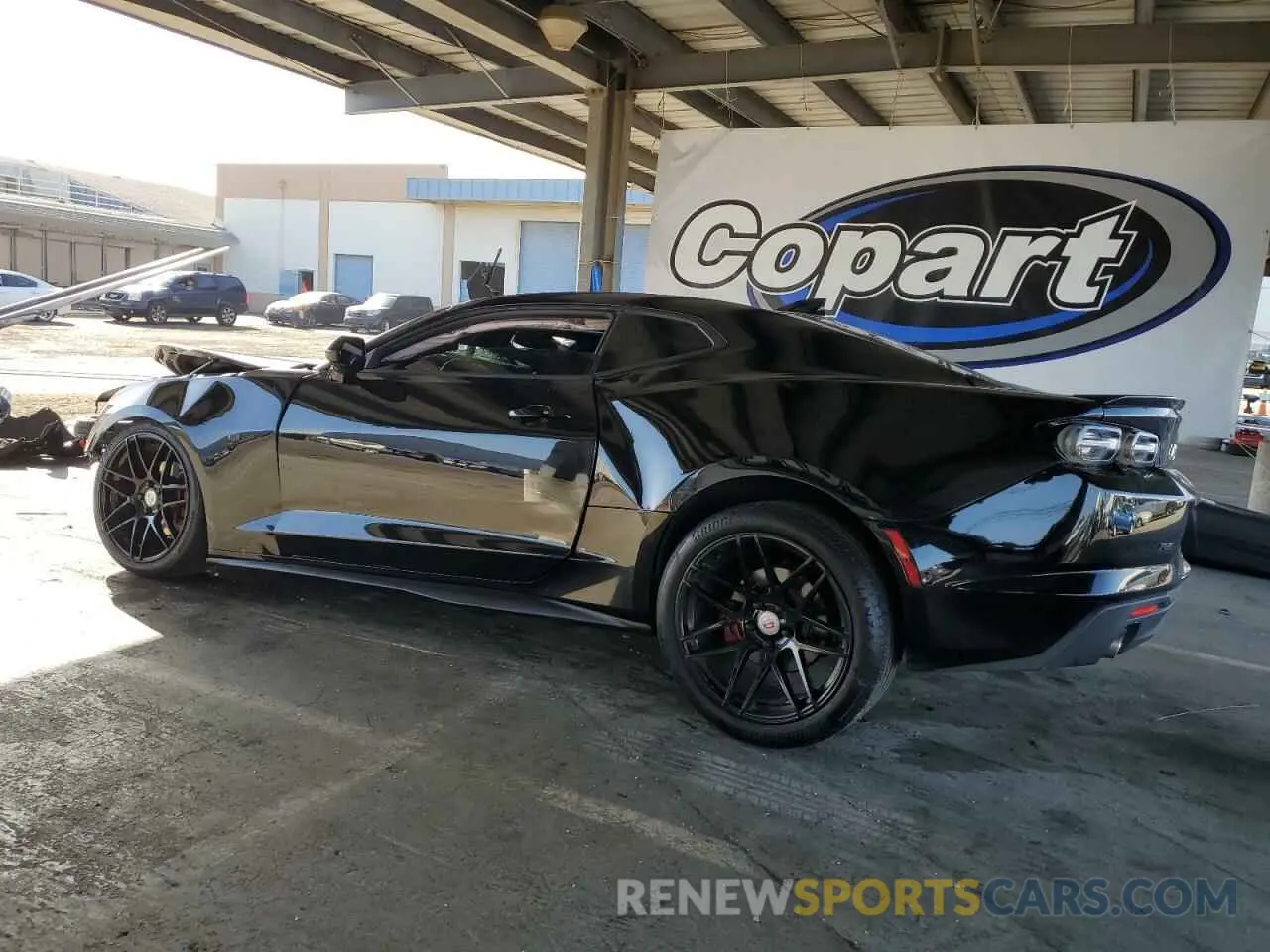 2 fotografías del automóvil dañado 1G1FD1RS5L0114601 CHEVROLET CAMARO 2020