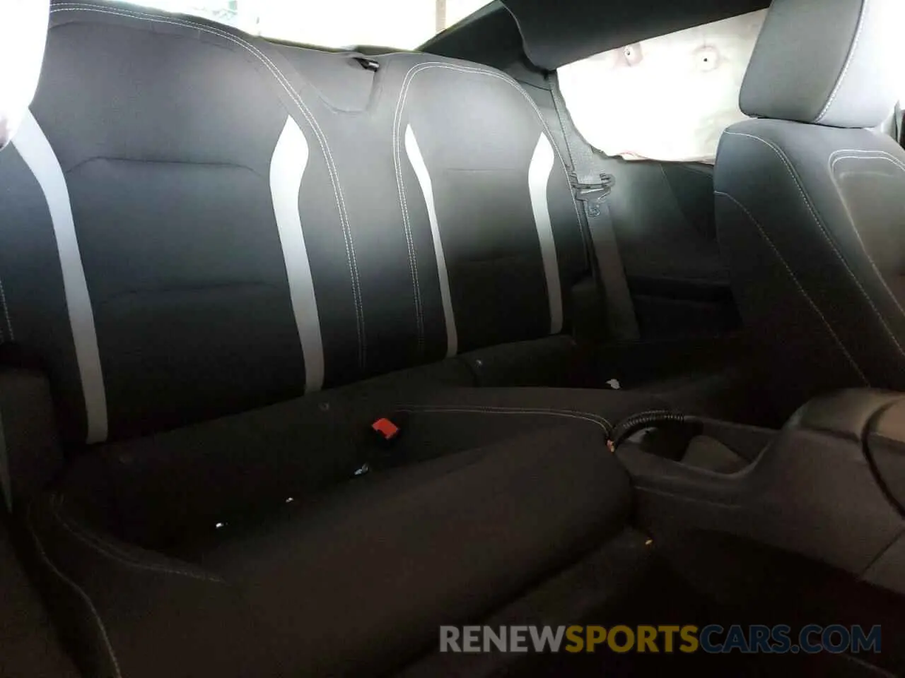 10 fotografías del automóvil dañado 1G1FB1RS2M0122212 CHEVROLET CAMARO 2021