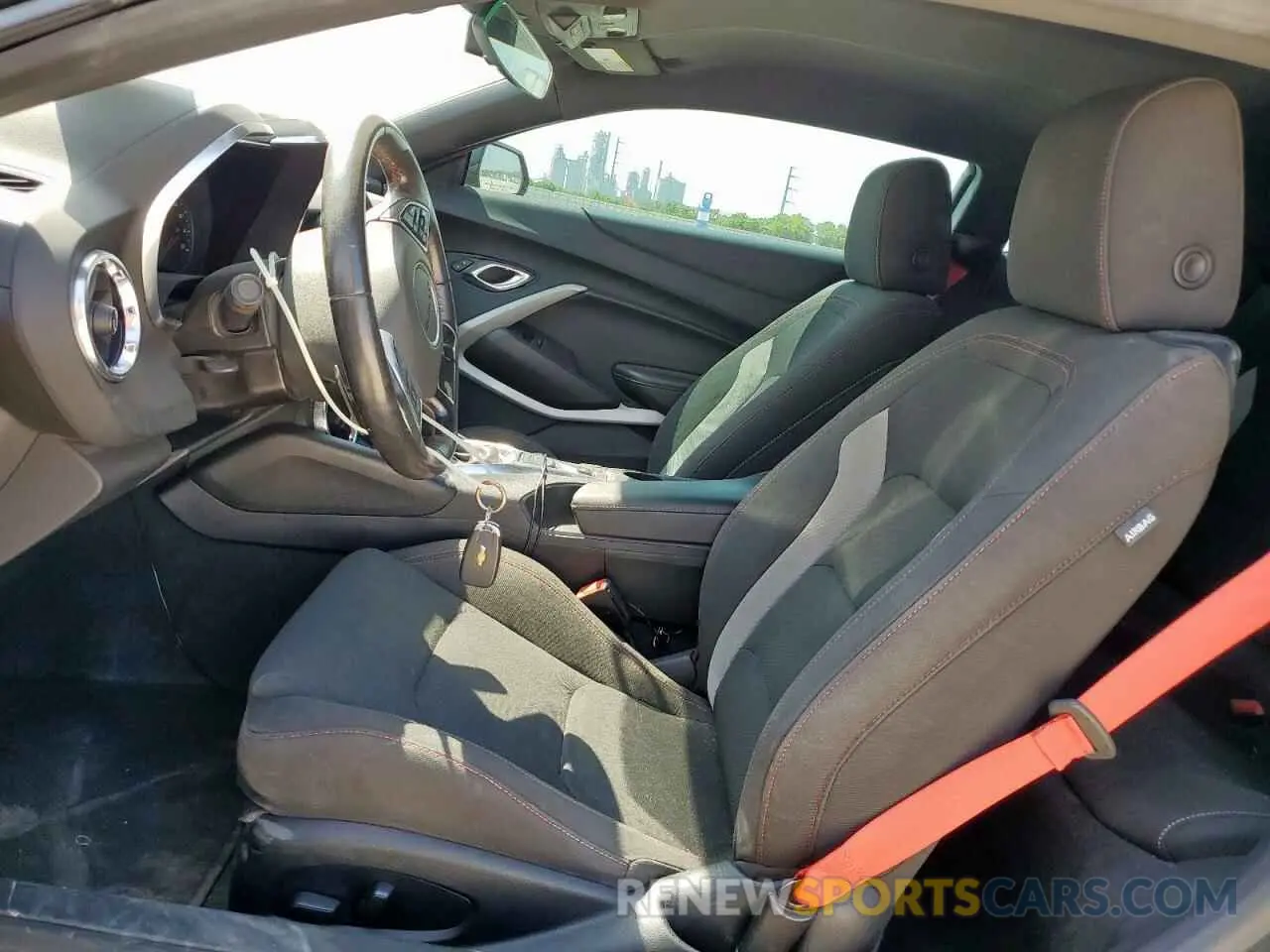 7 fotografías del automóvil dañado 1G1FB1RS3M0140430 CHEVROLET CAMARO 2021