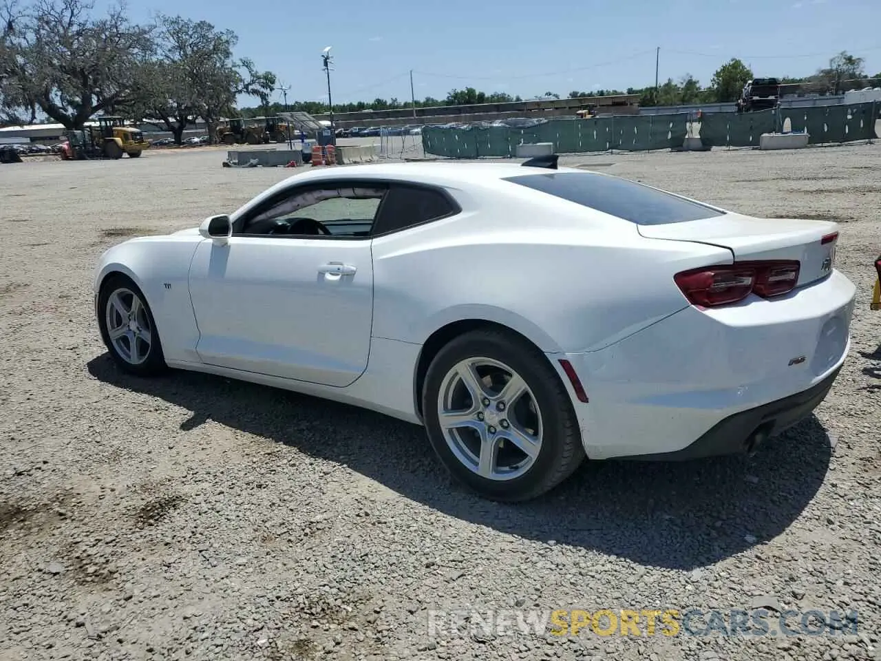 2 fotografías del automóvil dañado 1G1FB1RS5M0136508 CHEVROLET CAMARO 2021