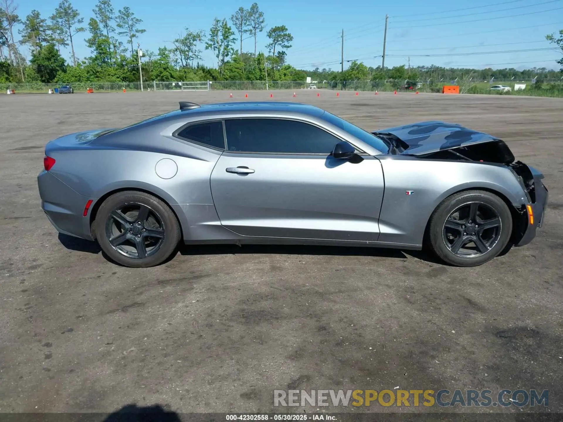 14 fotografías del automóvil dañado 1G1FB1RS6M0136517 CHEVROLET CAMARO 2021