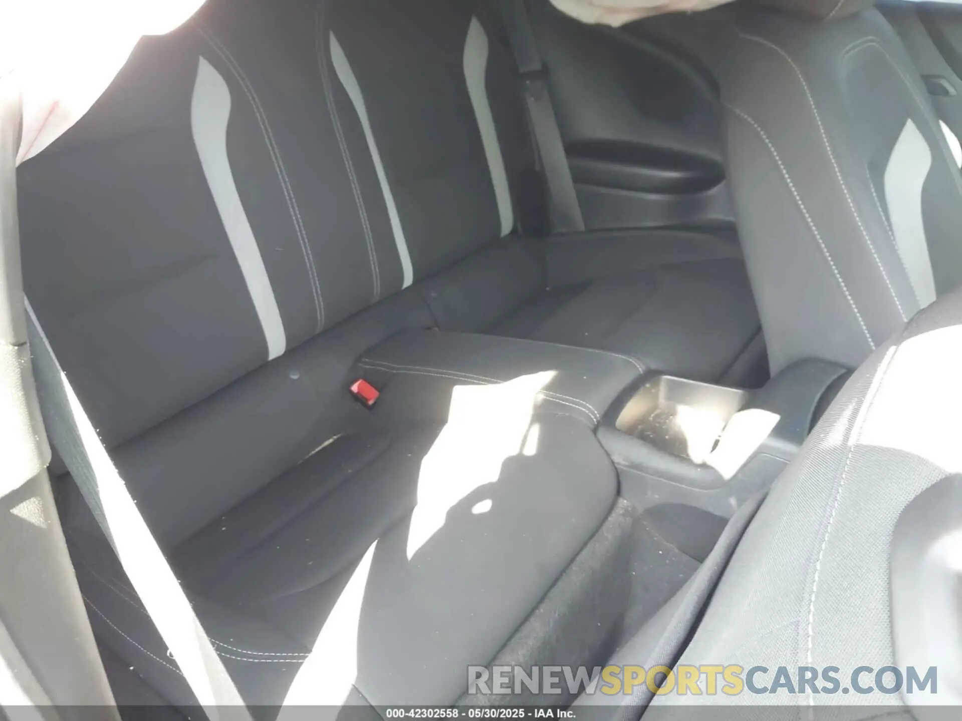 8 fotografías del automóvil dañado 1G1FB1RS6M0136517 CHEVROLET CAMARO 2021
