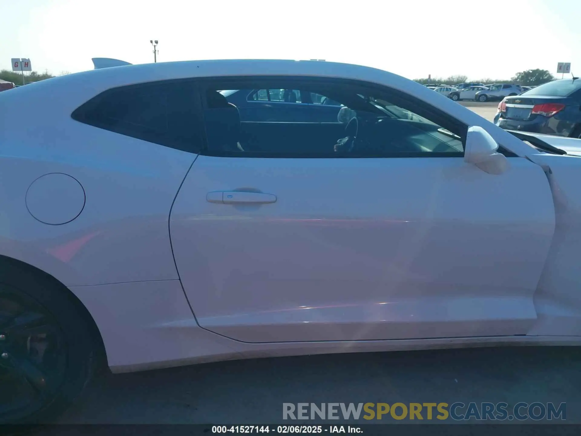 14 fotografías del automóvil dañado 1G1FB1RX8M0130021 CHEVROLET CAMARO 2021
