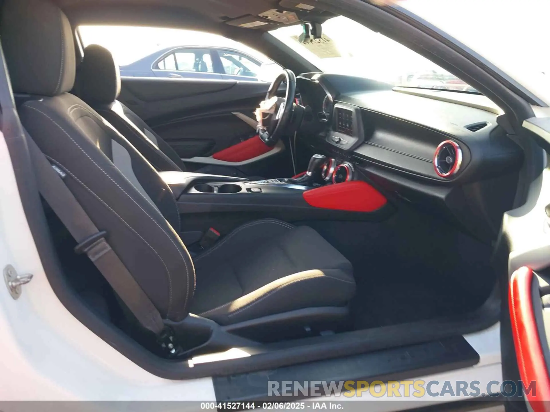 5 fotografías del automóvil dañado 1G1FB1RX8M0130021 CHEVROLET CAMARO 2021