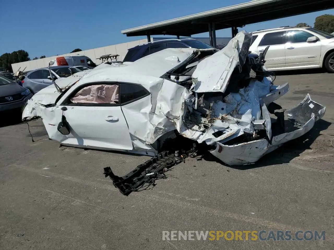 2 fotografías del automóvil dañado 1G1FD1RS2M0137044 CHEVROLET CAMARO 2021