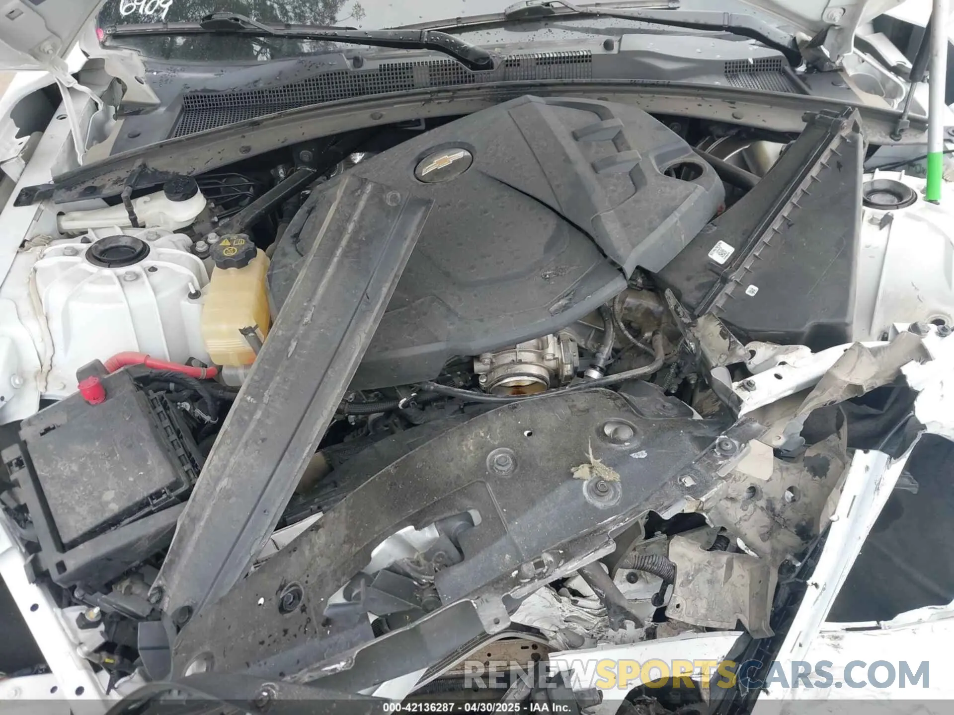 10 fotografías del automóvil dañado 1G1FD1RS9M0136909 CHEVROLET CAMARO 2021