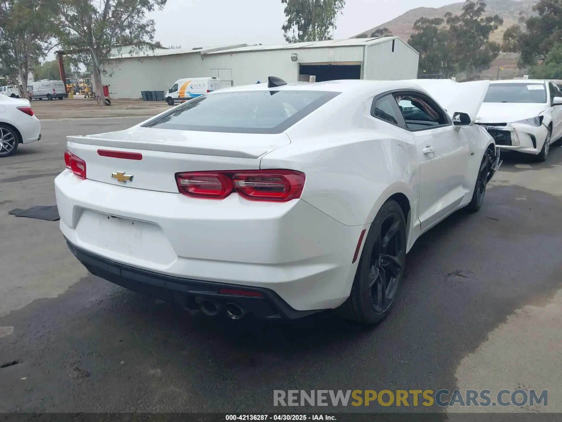 4 fotografías del automóvil dañado 1G1FD1RS9M0136909 CHEVROLET CAMARO 2021