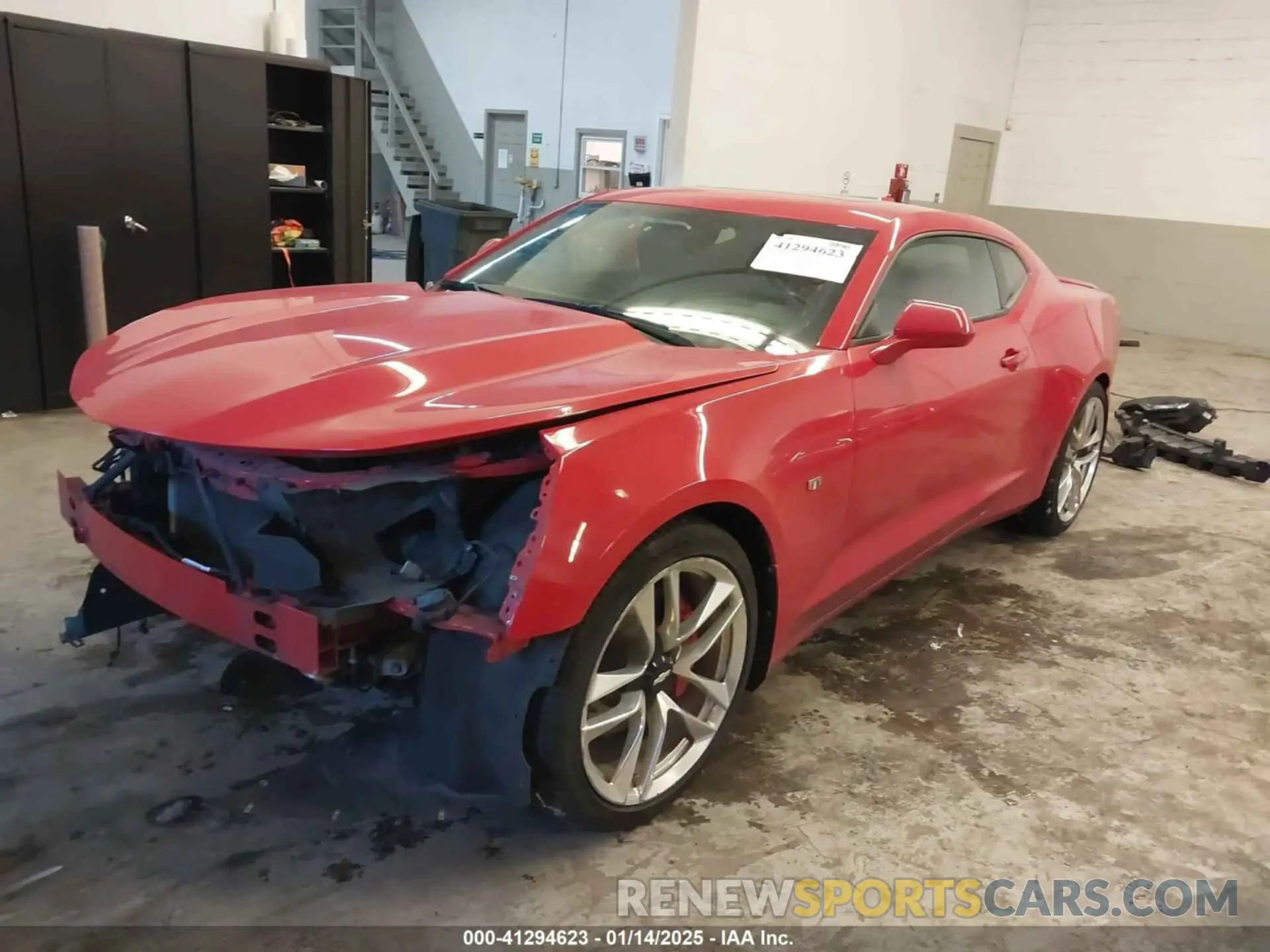 2 fotografías del automóvil dañado 1G1FD1RSXM0104809 CHEVROLET CAMARO 2021