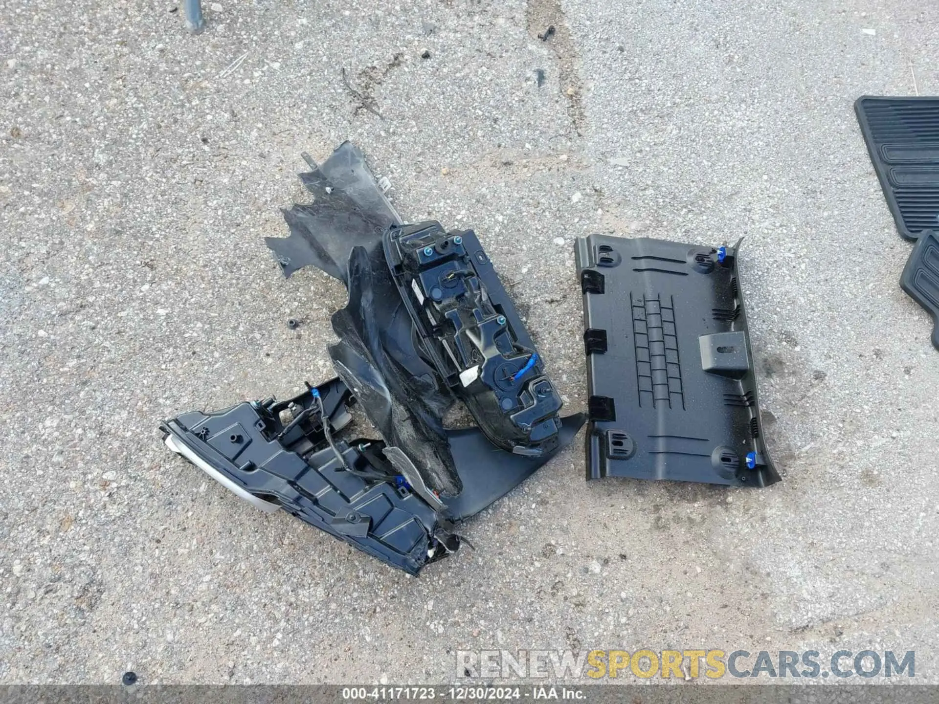 12 fotografías del automóvil dañado 1G1FD3DS0M0141533 CHEVROLET CAMARO 2021