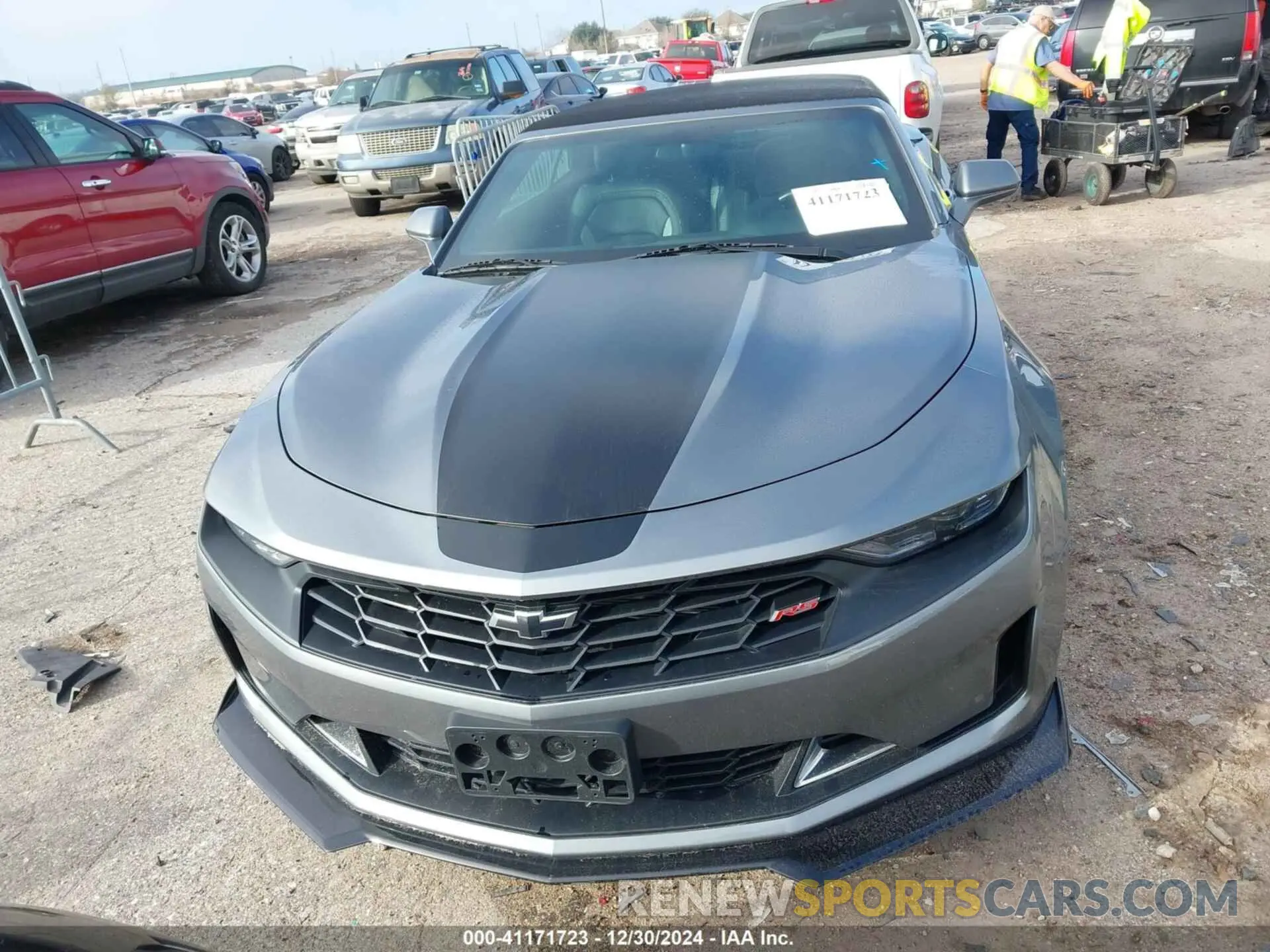 13 fotografías del automóvil dañado 1G1FD3DS0M0141533 CHEVROLET CAMARO 2021