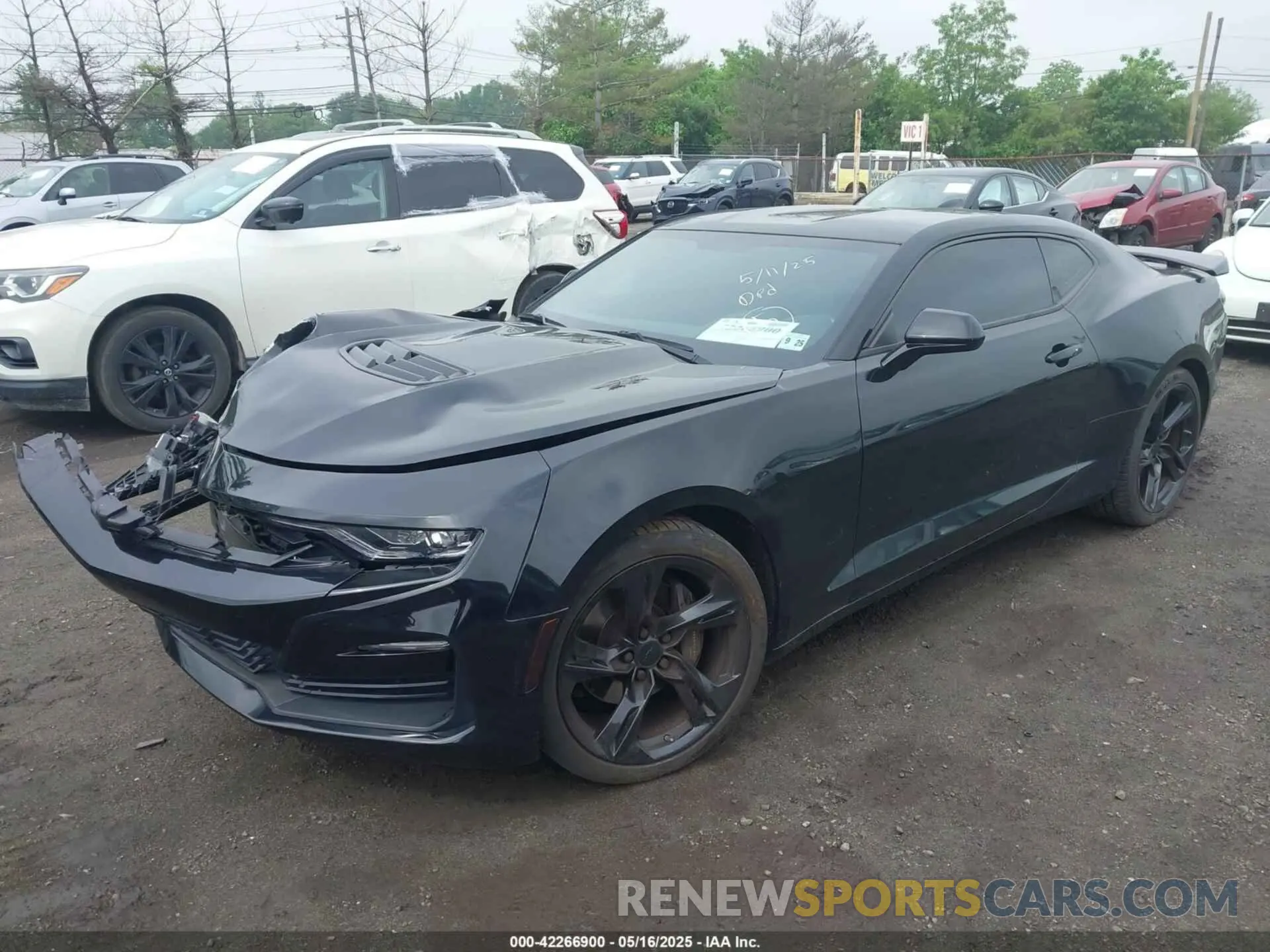 2 fotografías del automóvil dañado 1G1FE1R72M0100214 CHEVROLET CAMARO 2021