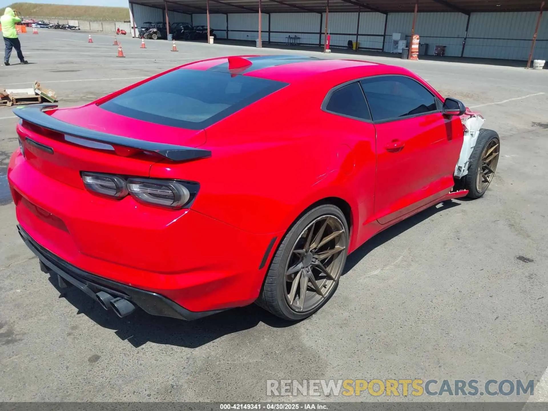 4 fotografías del automóvil dañado 1G1FE1R73M0108547 CHEVROLET CAMARO 2021