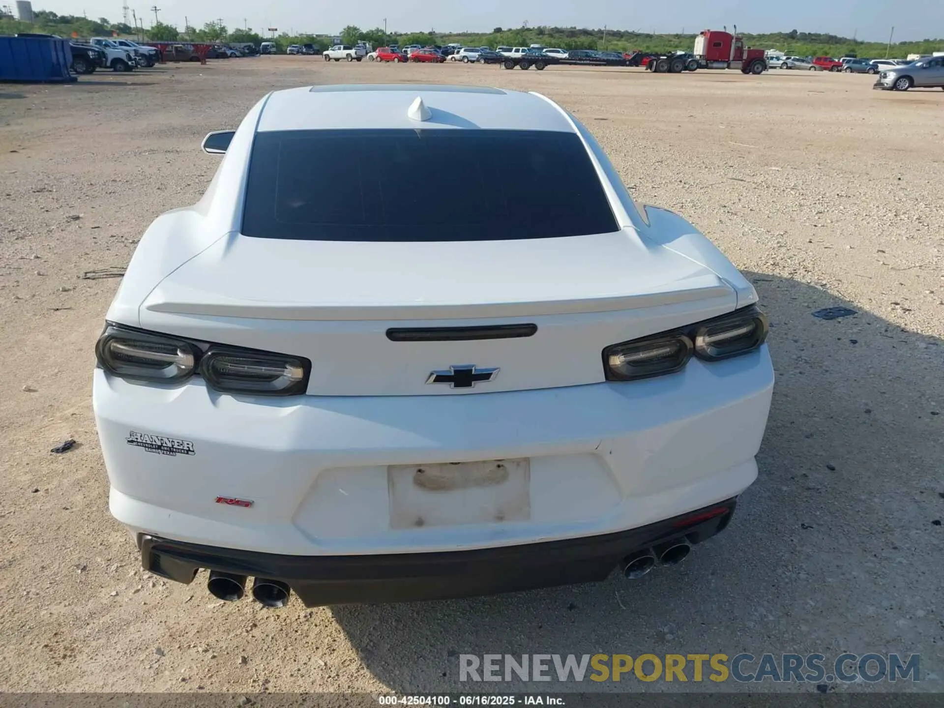 17 fotografías del automóvil dañado 1G1FF1R76M0138820 CHEVROLET CAMARO 2021