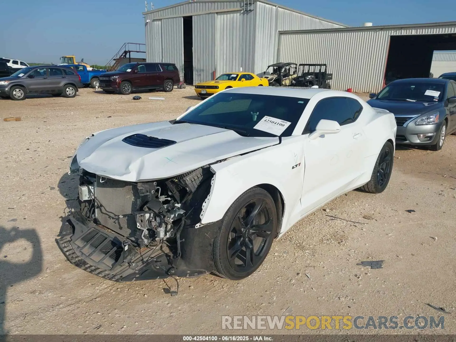 2 fotografías del automóvil dañado 1G1FF1R76M0138820 CHEVROLET CAMARO 2021