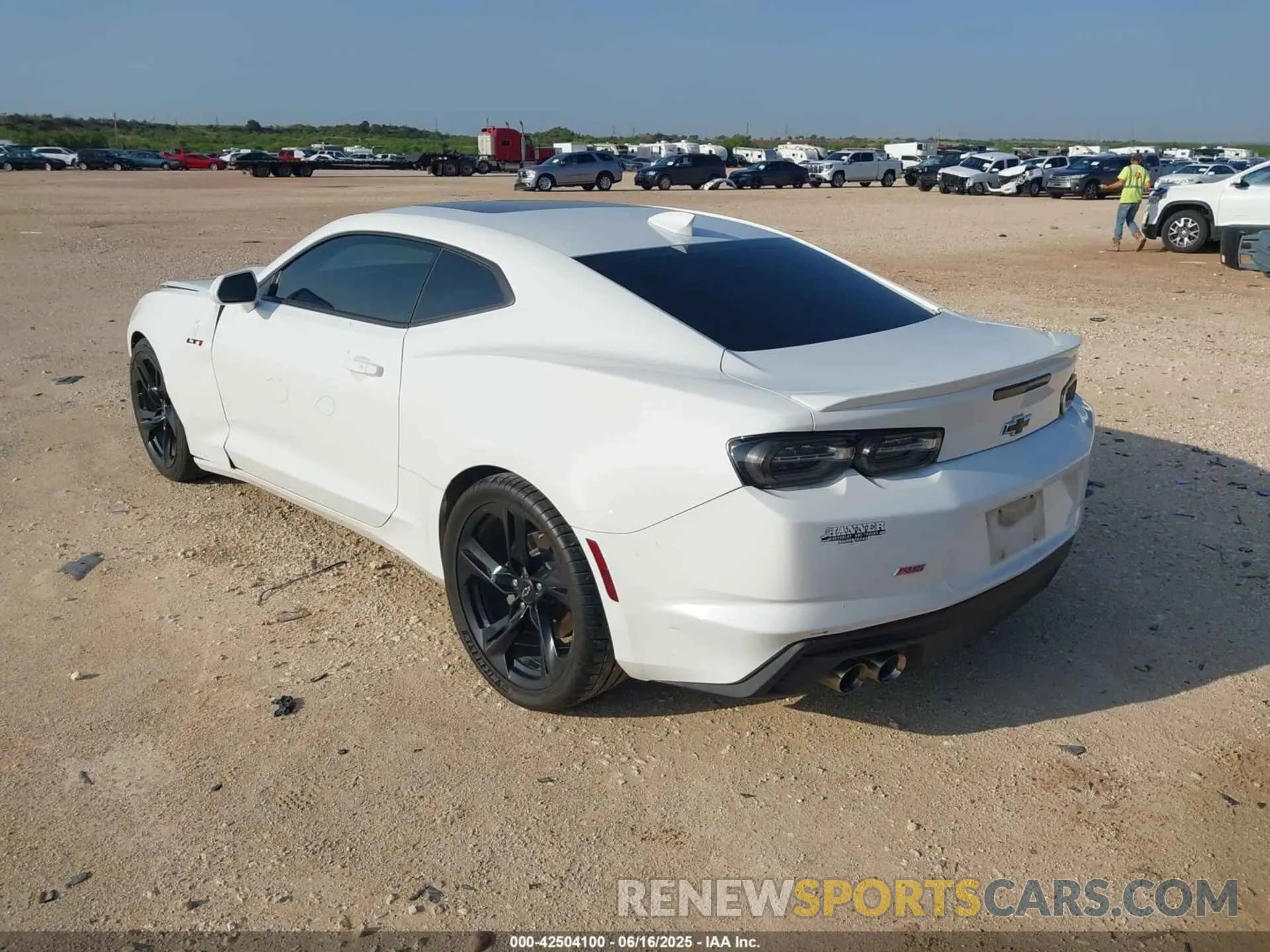 3 fotografías del automóvil dañado 1G1FF1R76M0138820 CHEVROLET CAMARO 2021