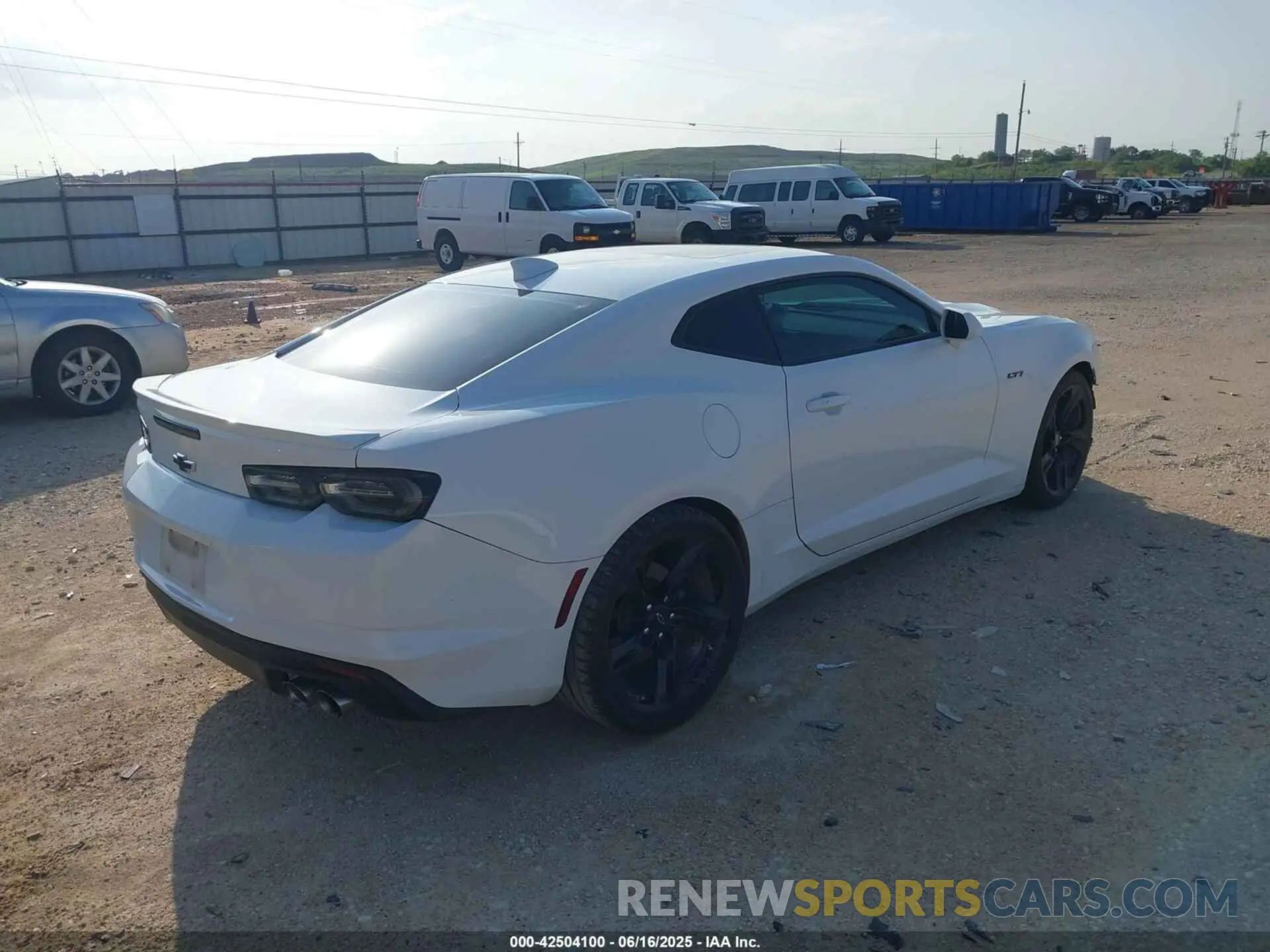 4 fotografías del automóvil dañado 1G1FF1R76M0138820 CHEVROLET CAMARO 2021