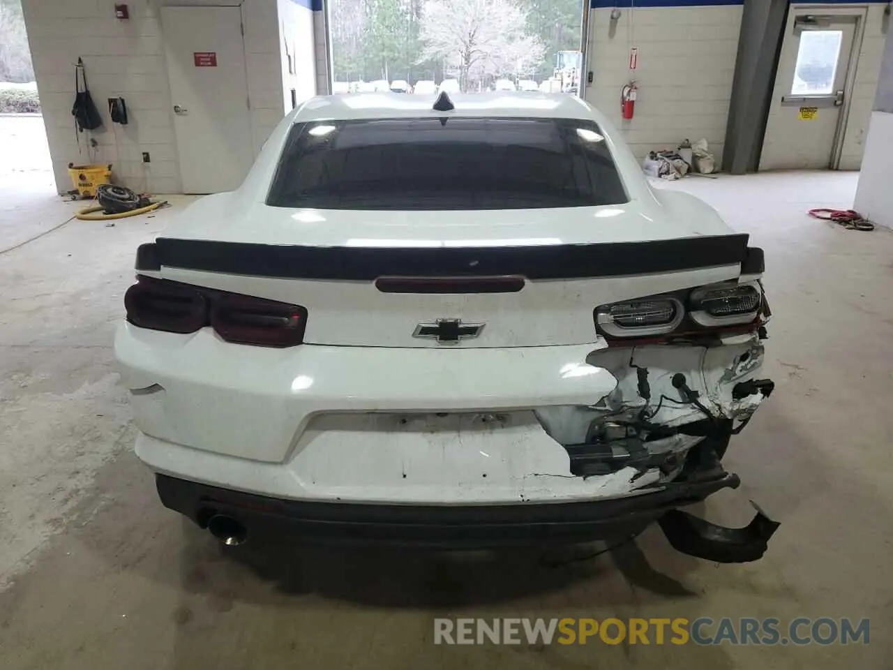 6 fotografías del automóvil dañado 1G1FB1RX1N0121078 CHEVROLET CAMARO 2022
