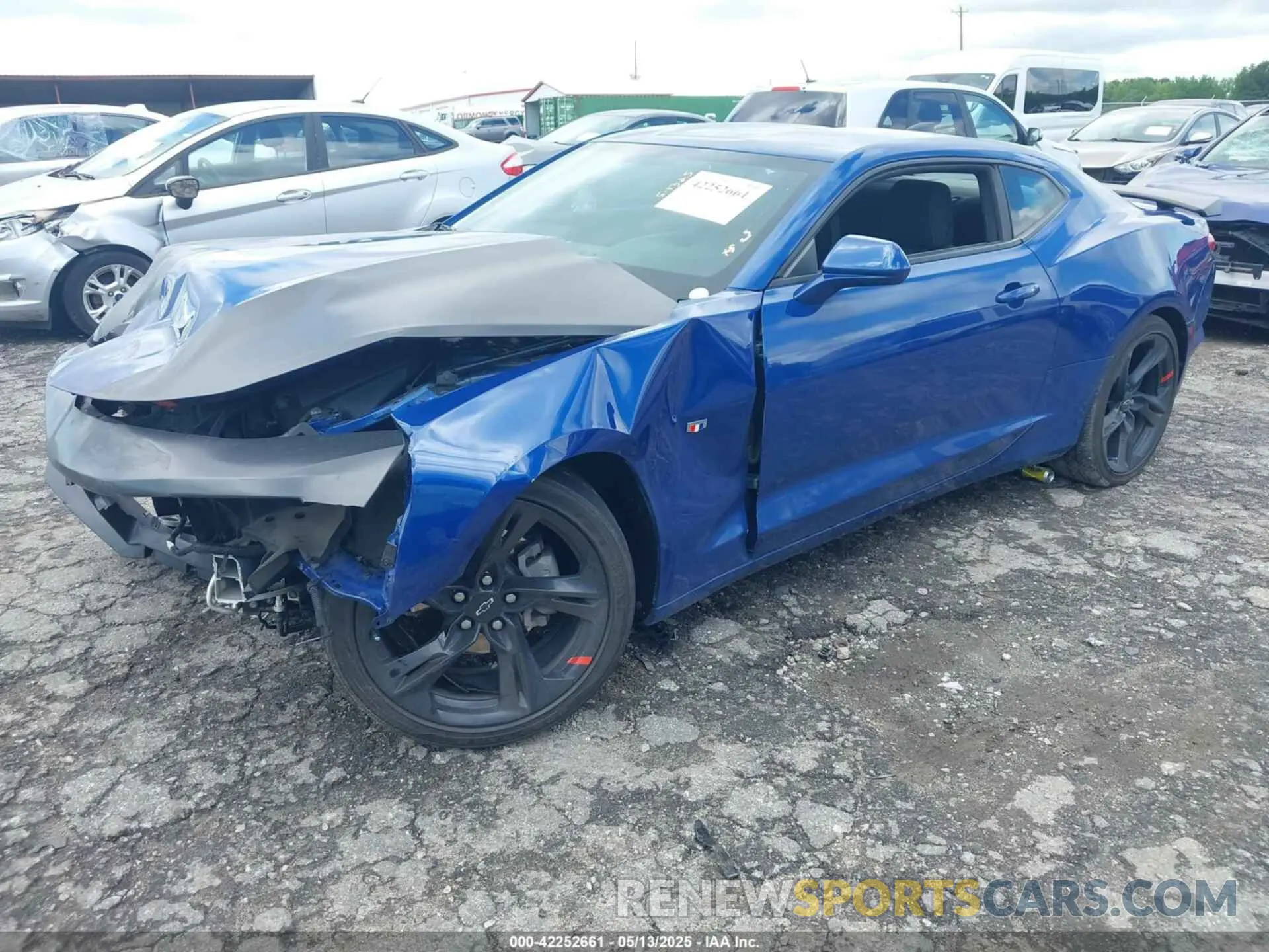 2 fotografías del automóvil dañado 1G1FB1RX3N0101236 CHEVROLET CAMARO 2022