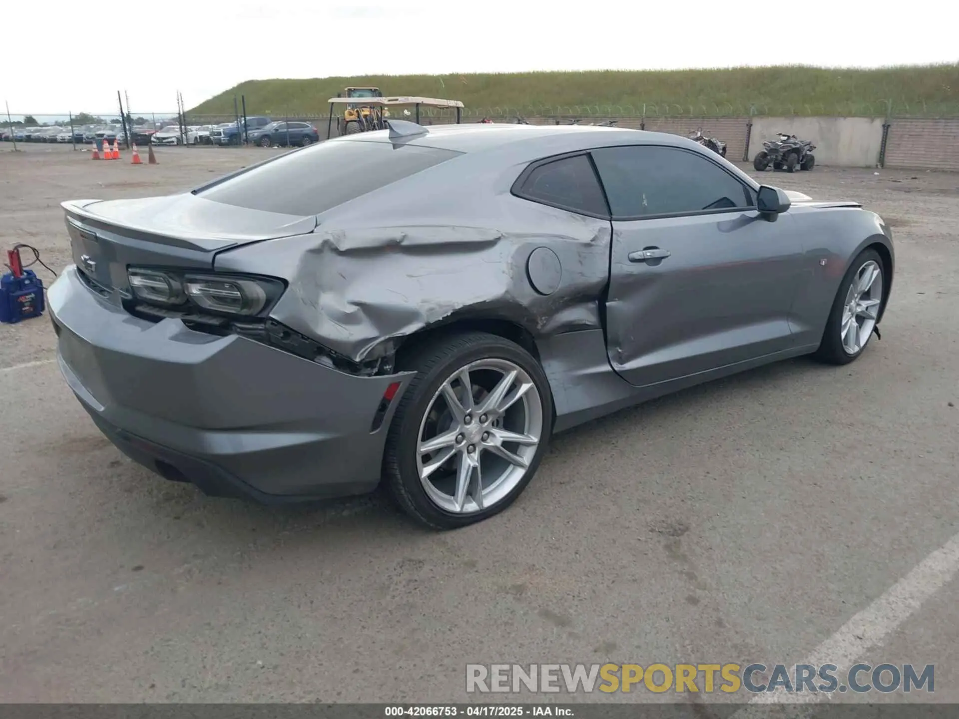4 fotografías del automóvil dañado 1G1FB1RX6N0123456 CHEVROLET CAMARO 2022