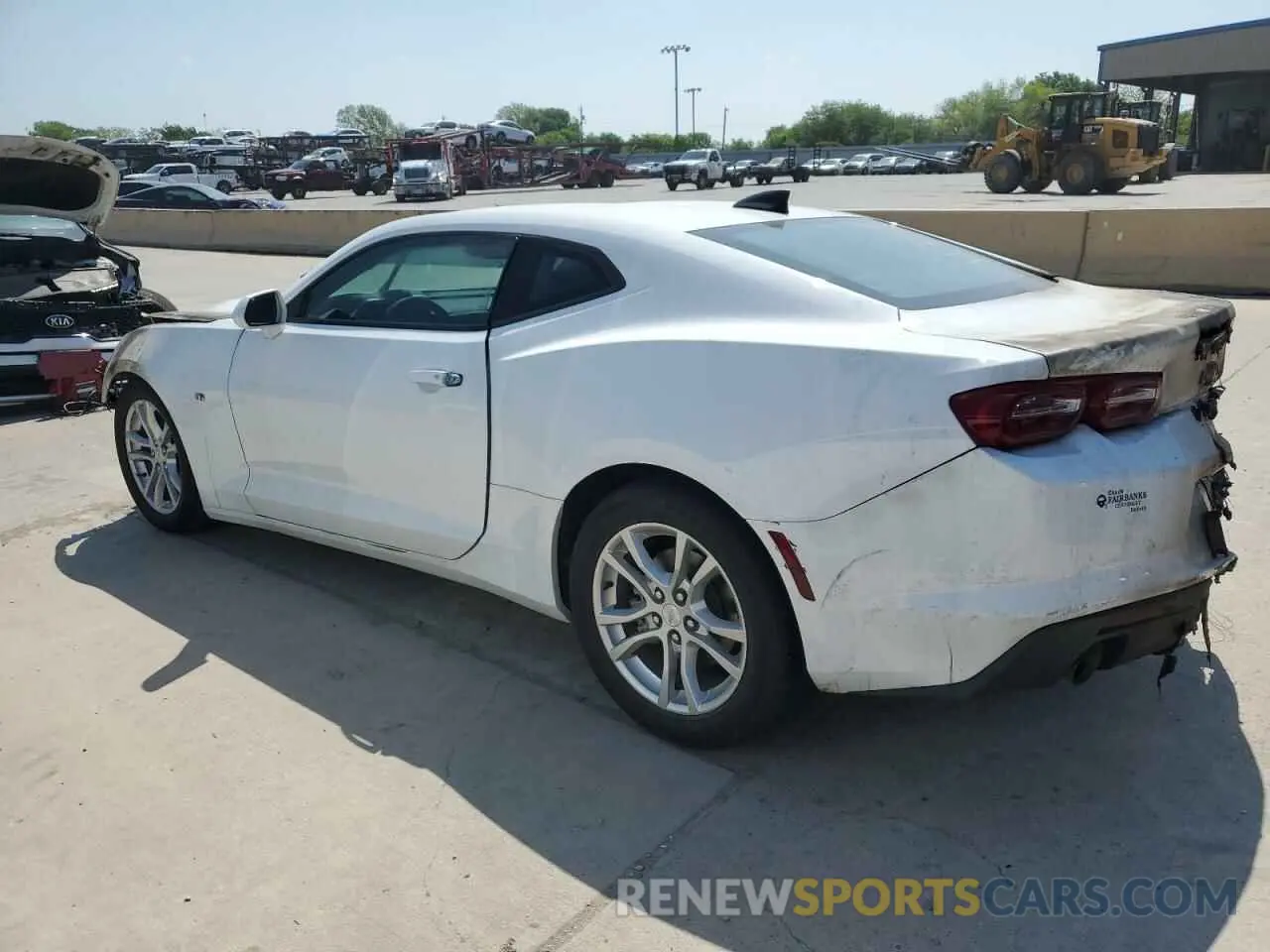 2 fotografías del automóvil dañado 1G1FB1RX0P0130745 CHEVROLET CAMARO 2023