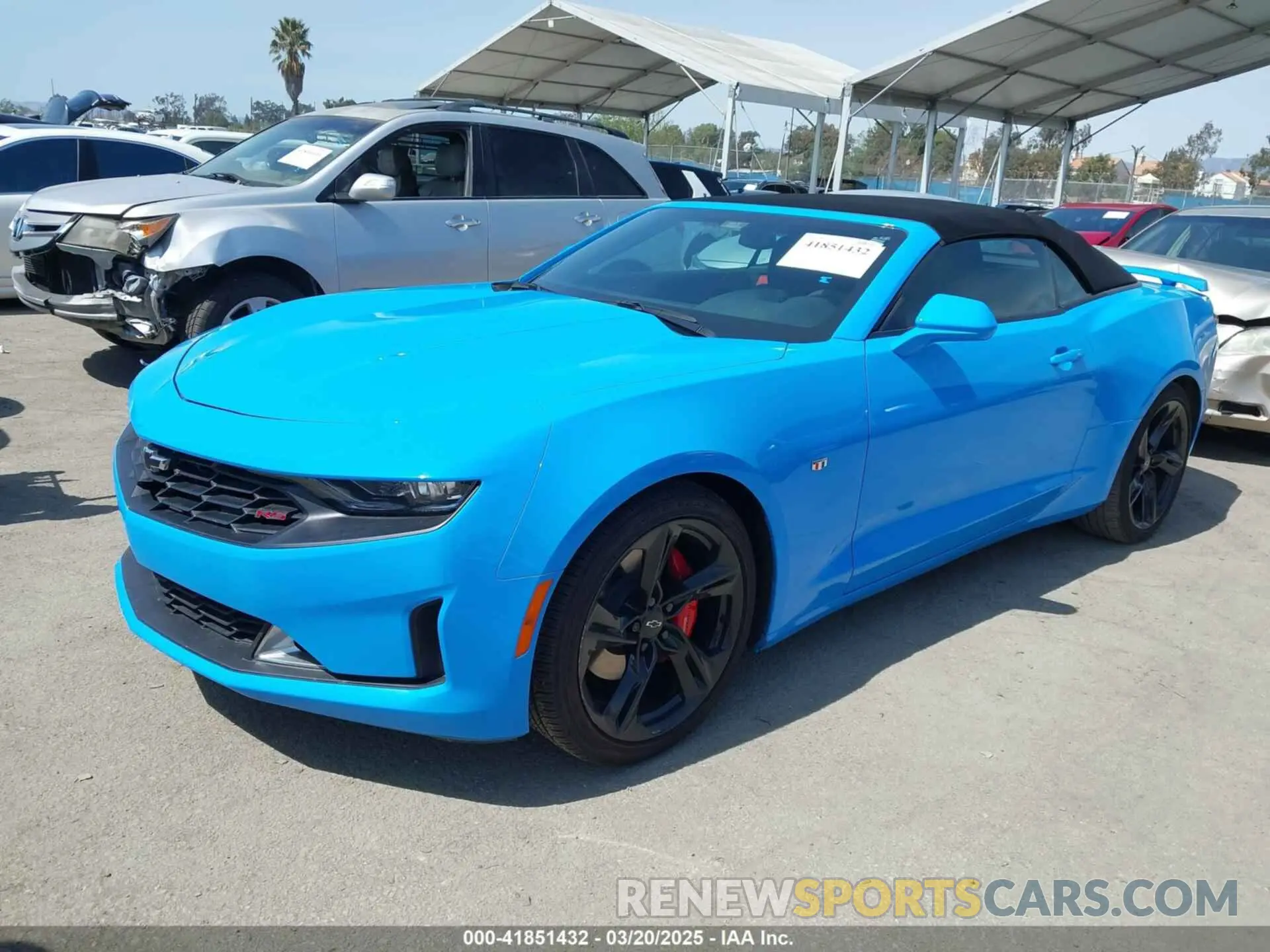 2 fotografías del automóvil dañado 1G1FB3DS5P0114158 CHEVROLET CAMARO 2023