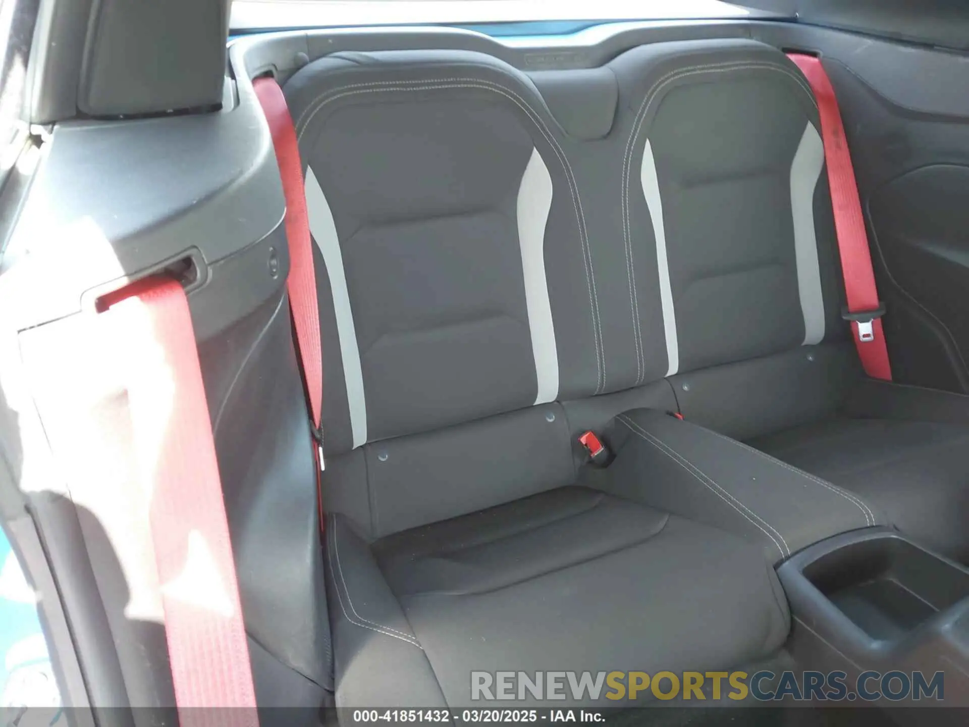 8 fotografías del automóvil dañado 1G1FB3DS5P0114158 CHEVROLET CAMARO 2023