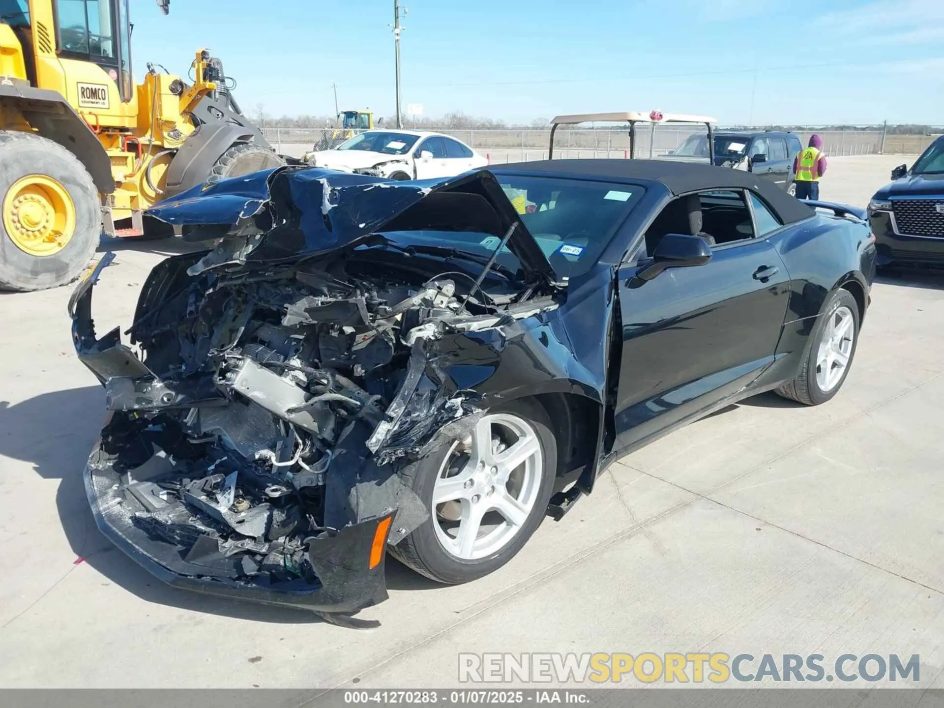 2 fotografías del automóvil dañado 1G1FB3DX0P0155941 CHEVROLET CAMARO 2023