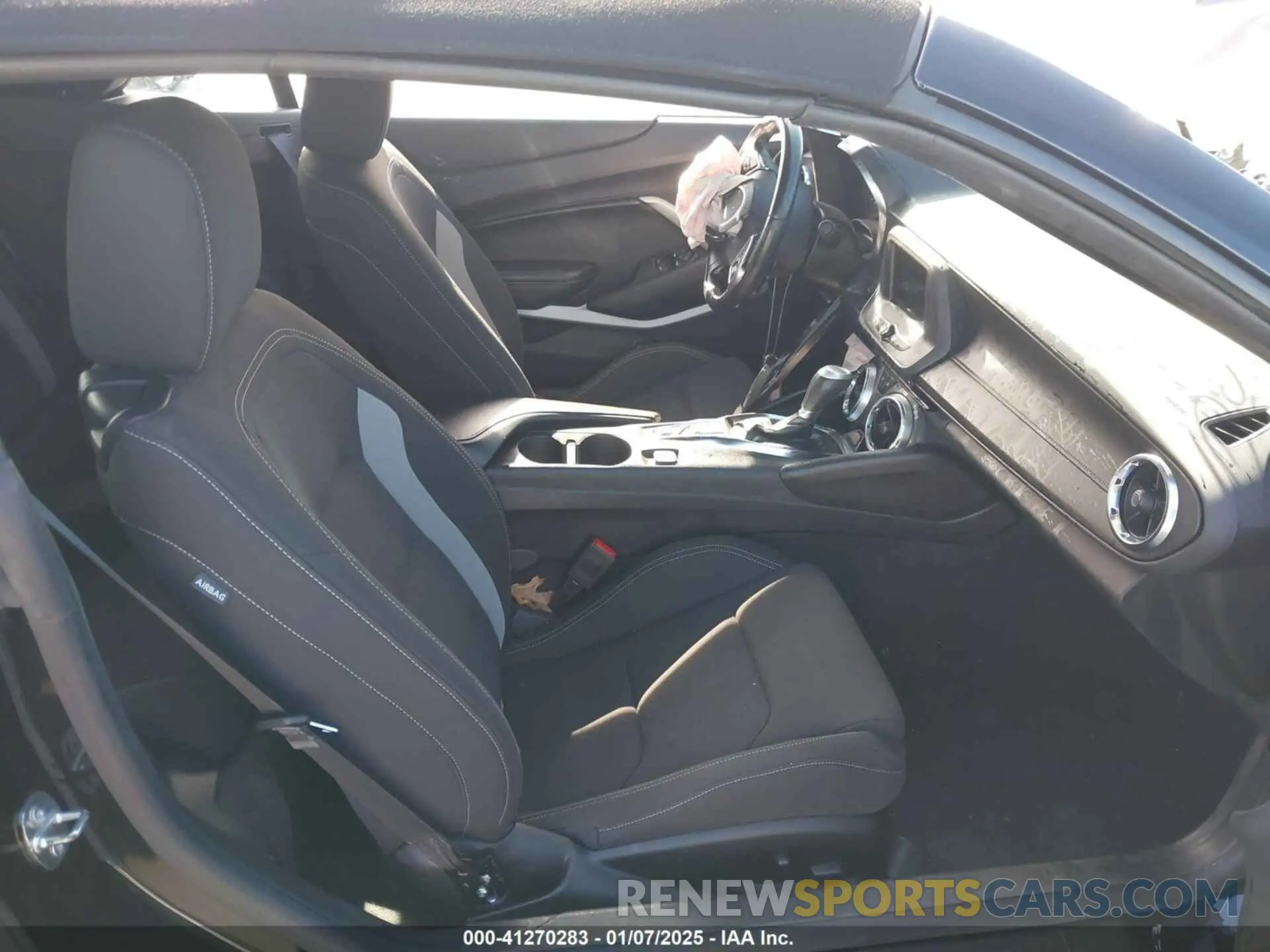 5 fotografías del automóvil dañado 1G1FB3DX0P0155941 CHEVROLET CAMARO 2023