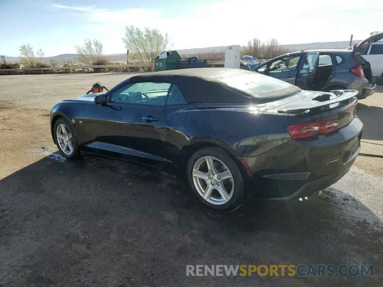 2 fotografías del automóvil dañado 1G1FB3DX1P0144690 CHEVROLET CAMARO 2023