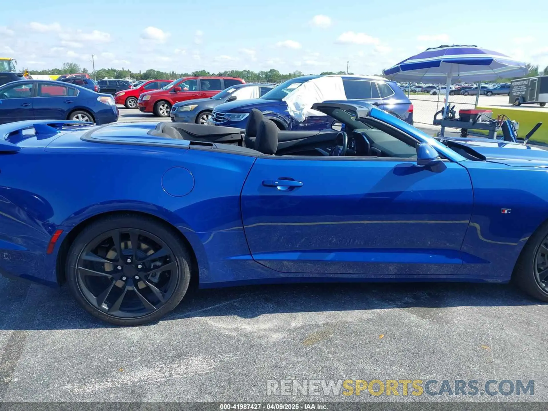 13 fotografías del automóvil dañado 1G1FB3DX2P0151325 CHEVROLET CAMARO 2023
