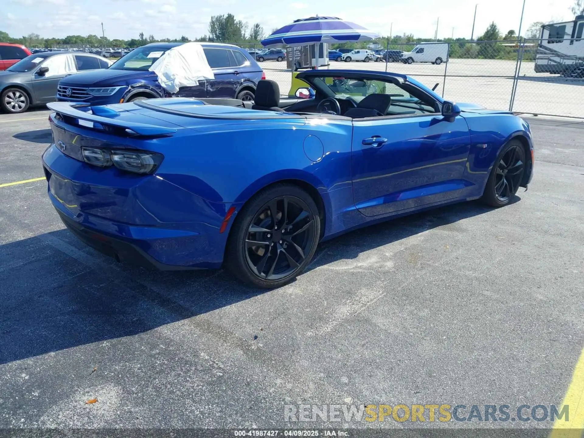 4 fotografías del automóvil dañado 1G1FB3DX2P0151325 CHEVROLET CAMARO 2023