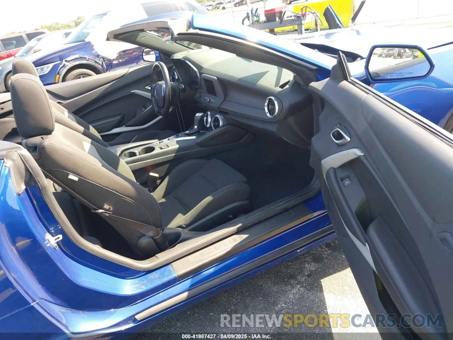 5 fotografías del automóvil dañado 1G1FB3DX2P0151325 CHEVROLET CAMARO 2023