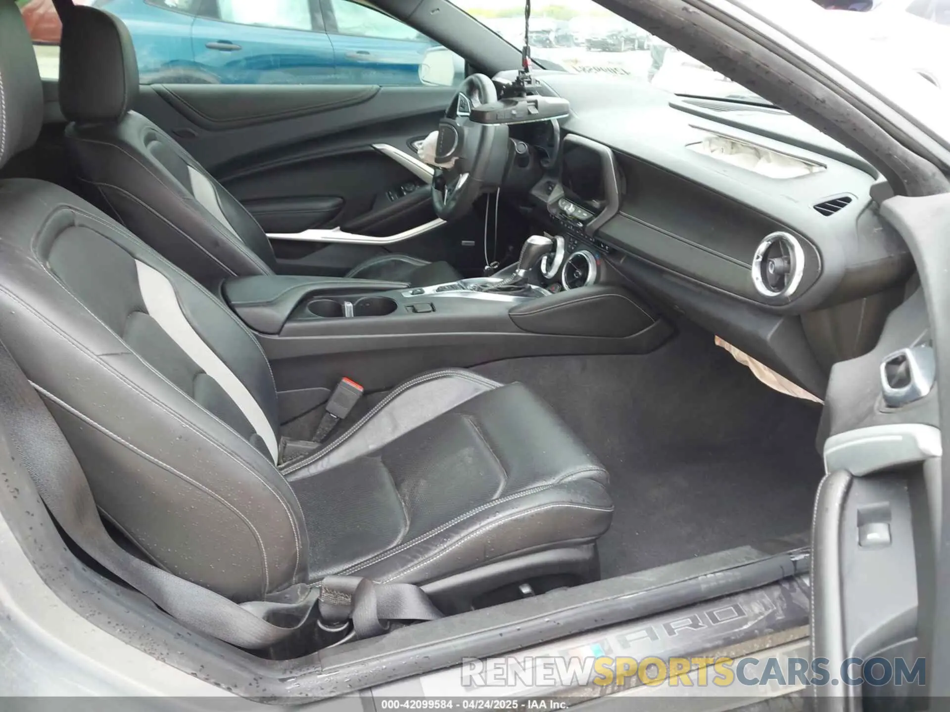 5 fotografías del automóvil dañado 1G1FD3DS5P0145002 CHEVROLET CAMARO 2023