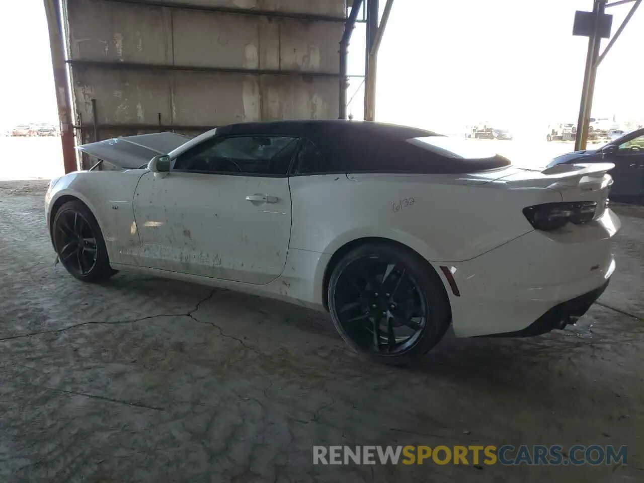 2 fotografías del automóvil dañado 1G1FD3DS9P0155077 CHEVROLET CAMARO 2023