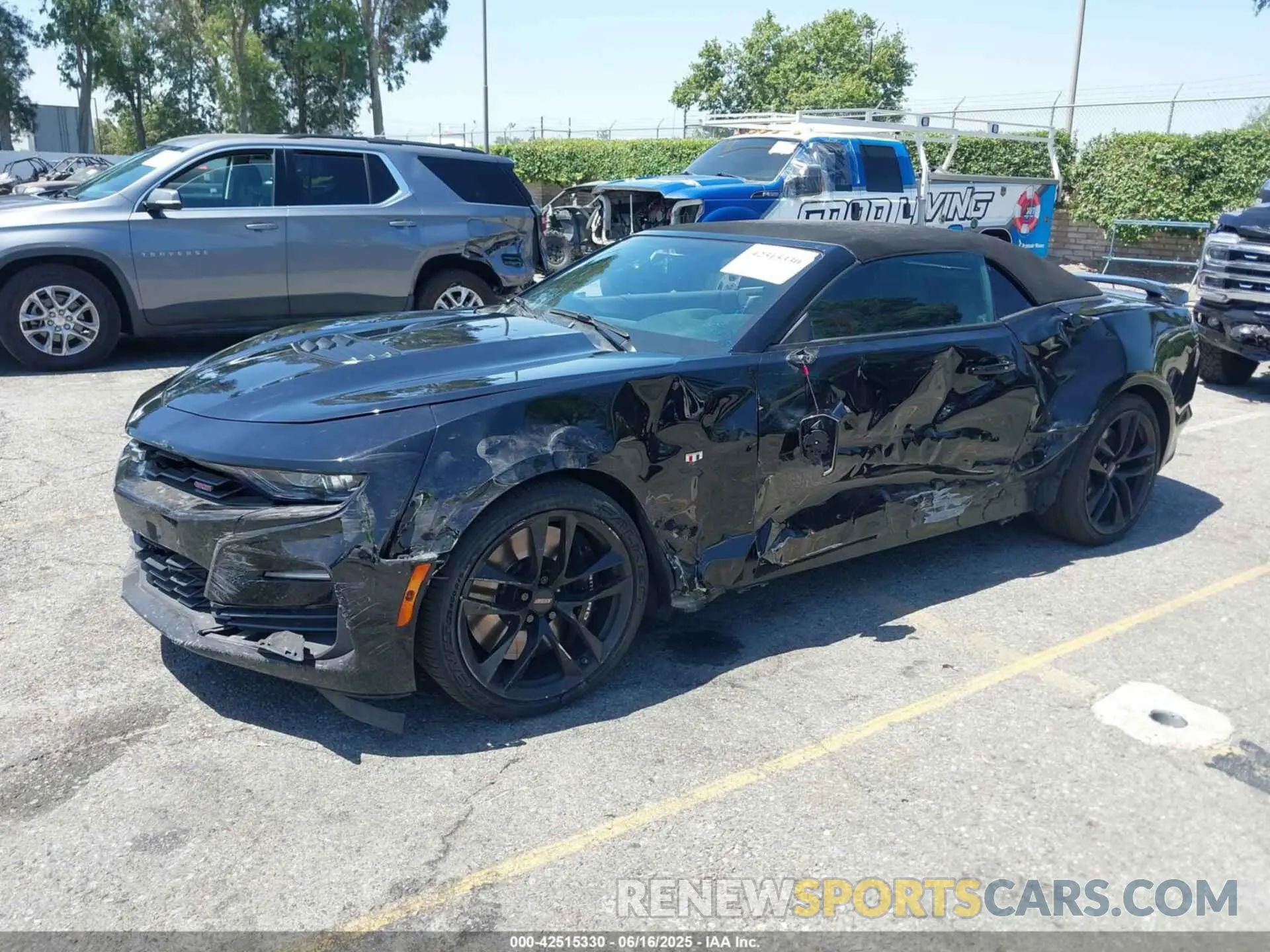 2 fotografías del automóvil dañado 1G1FF3D79P0135935 CHEVROLET CAMARO 2023