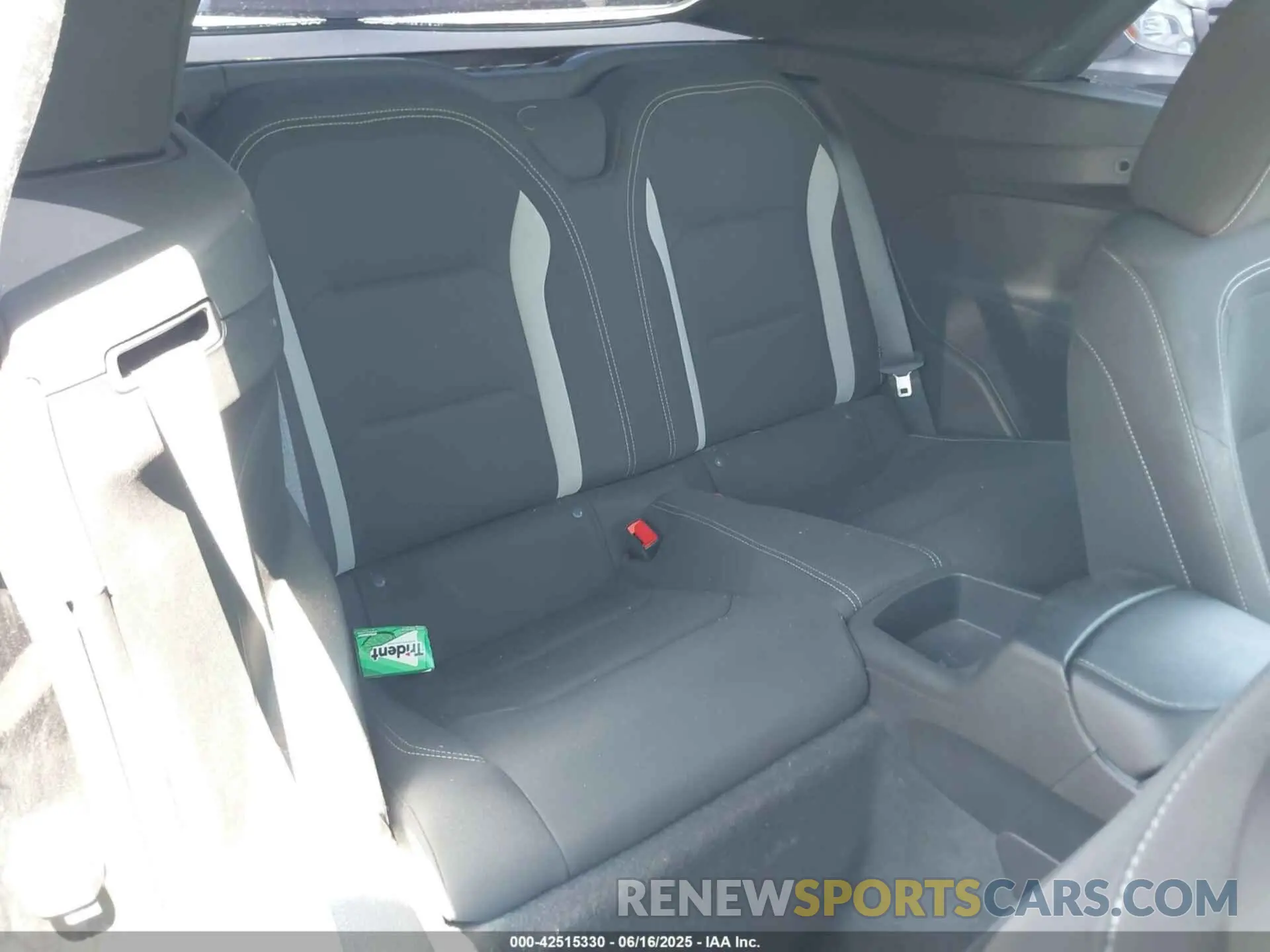 8 fotografías del automóvil dañado 1G1FF3D79P0135935 CHEVROLET CAMARO 2023
